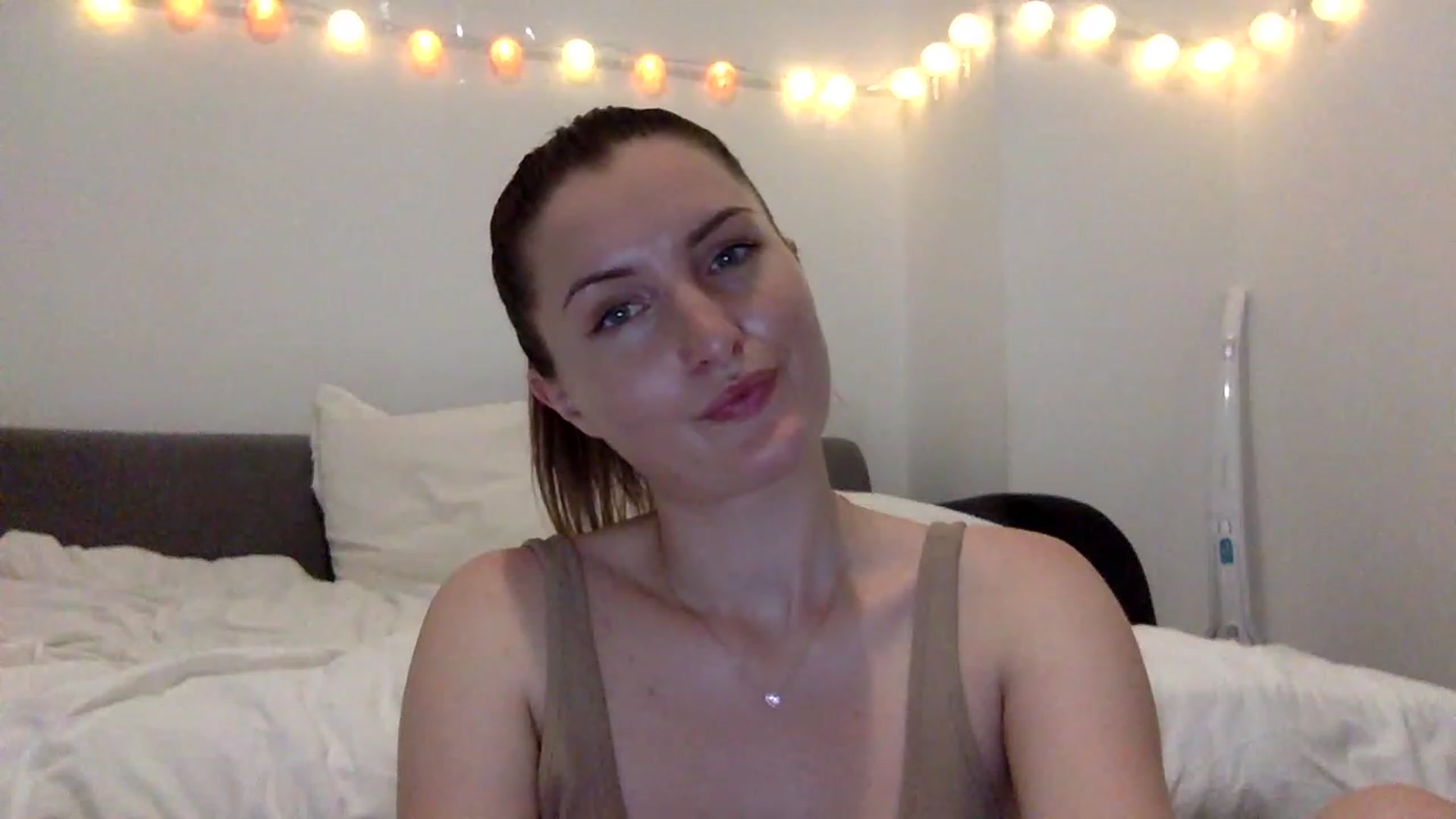 Gallery image thumbnail from EmilyRosier's myfreecams stream on, 06/13/2023, 22:19 image 10 of 20