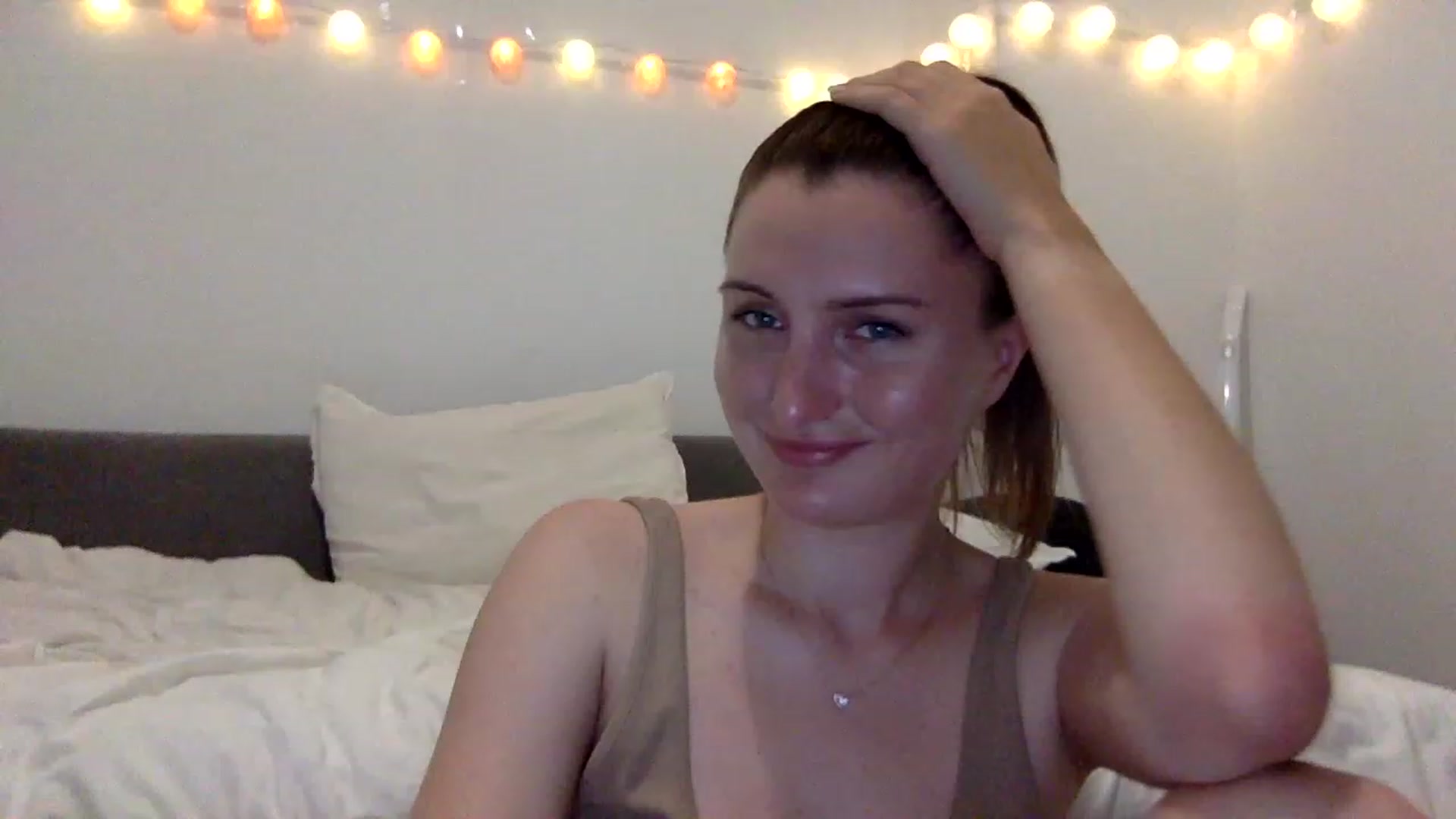 Gallery image thumbnail from EmilyRosier's myfreecams stream on, 06/13/2023, 22:19 image 5 of 20