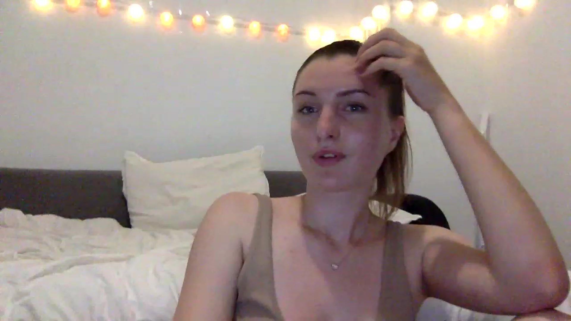 Gallery image thumbnail from EmilyRosier's myfreecams stream on, 06/13/2023, 22:19 image 3 of 20