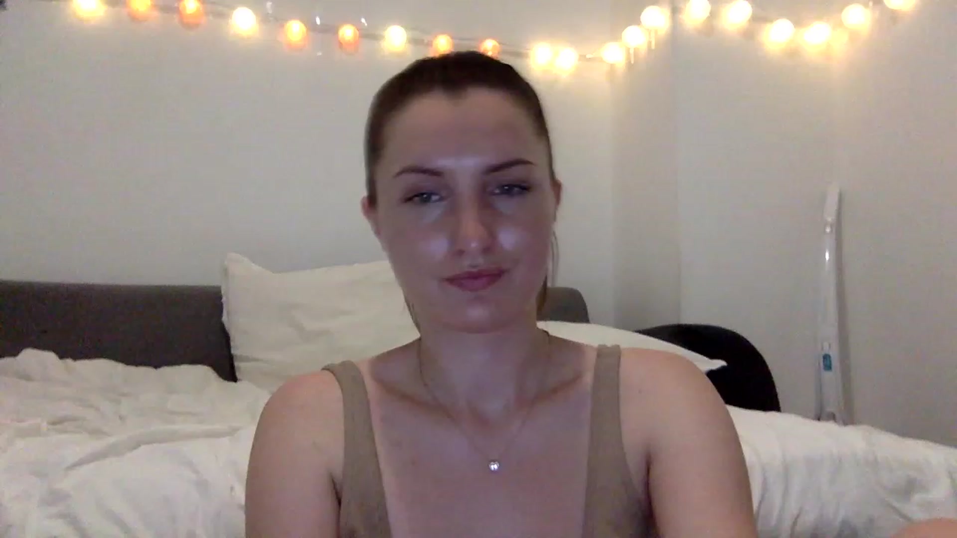 Gallery image thumbnail from EmilyRosier's myfreecams stream on, 06/13/2023, 22:19 image 18 of 20