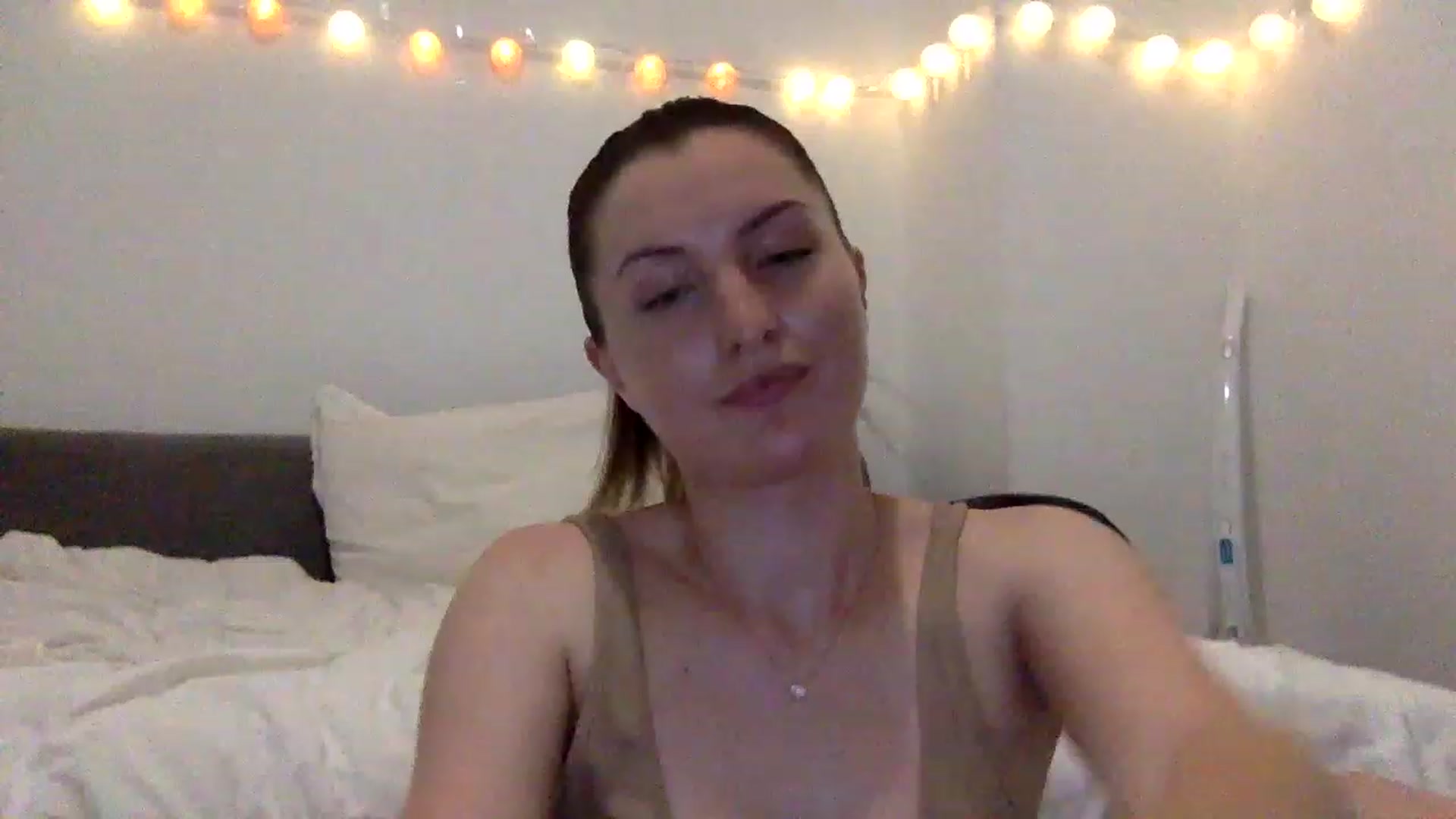 Gallery image thumbnail from EmilyRosier's myfreecams stream on, 06/13/2023, 22:19 image 4 of 20