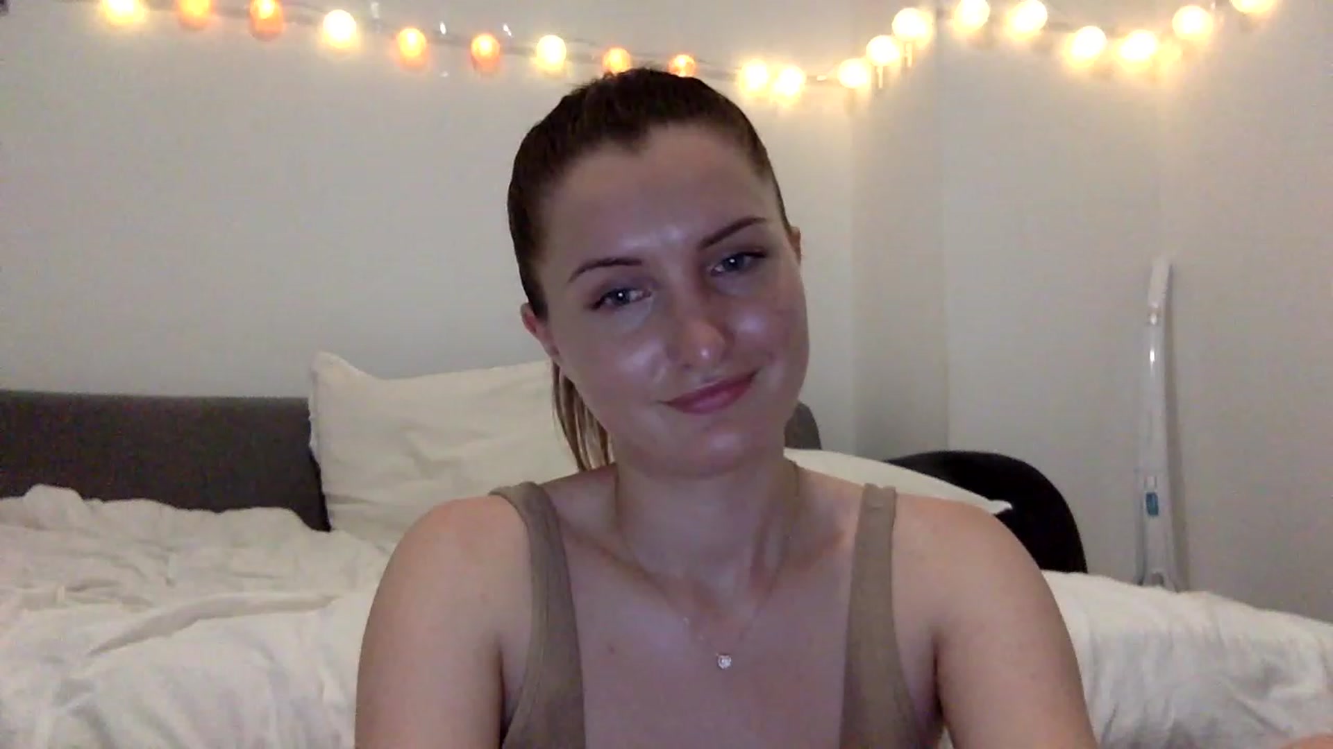 Gallery image thumbnail from EmilyRosier's myfreecams stream on, 06/13/2023, 22:19 image 15 of 20