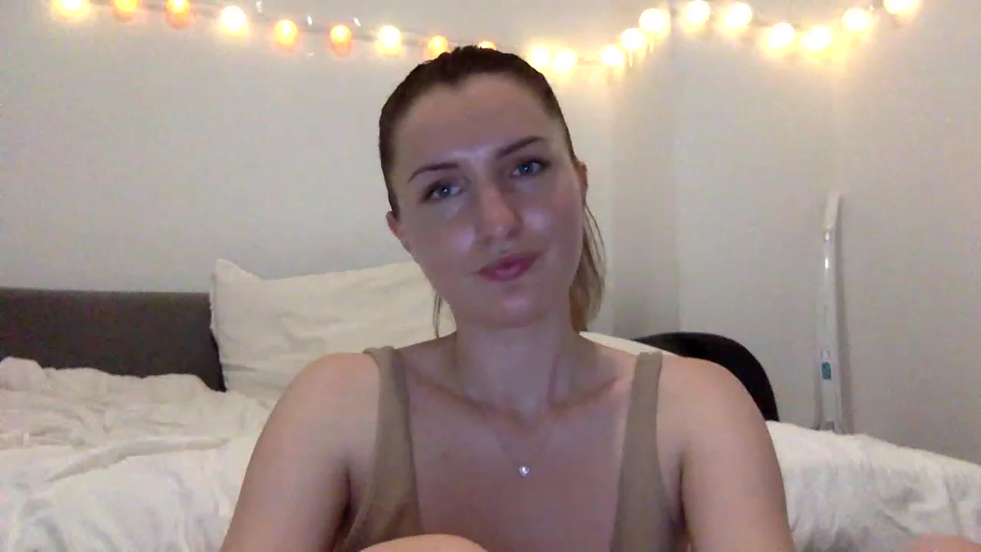 Gallery image thumbnail from EmilyRosier's myfreecams stream on, 06/13/2023, 22:19 image 1 of 20