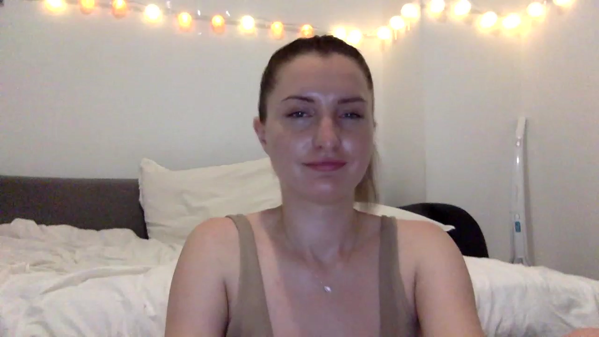 Gallery image thumbnail from EmilyRosier's myfreecams stream on, 06/13/2023, 22:19 image 20 of 20