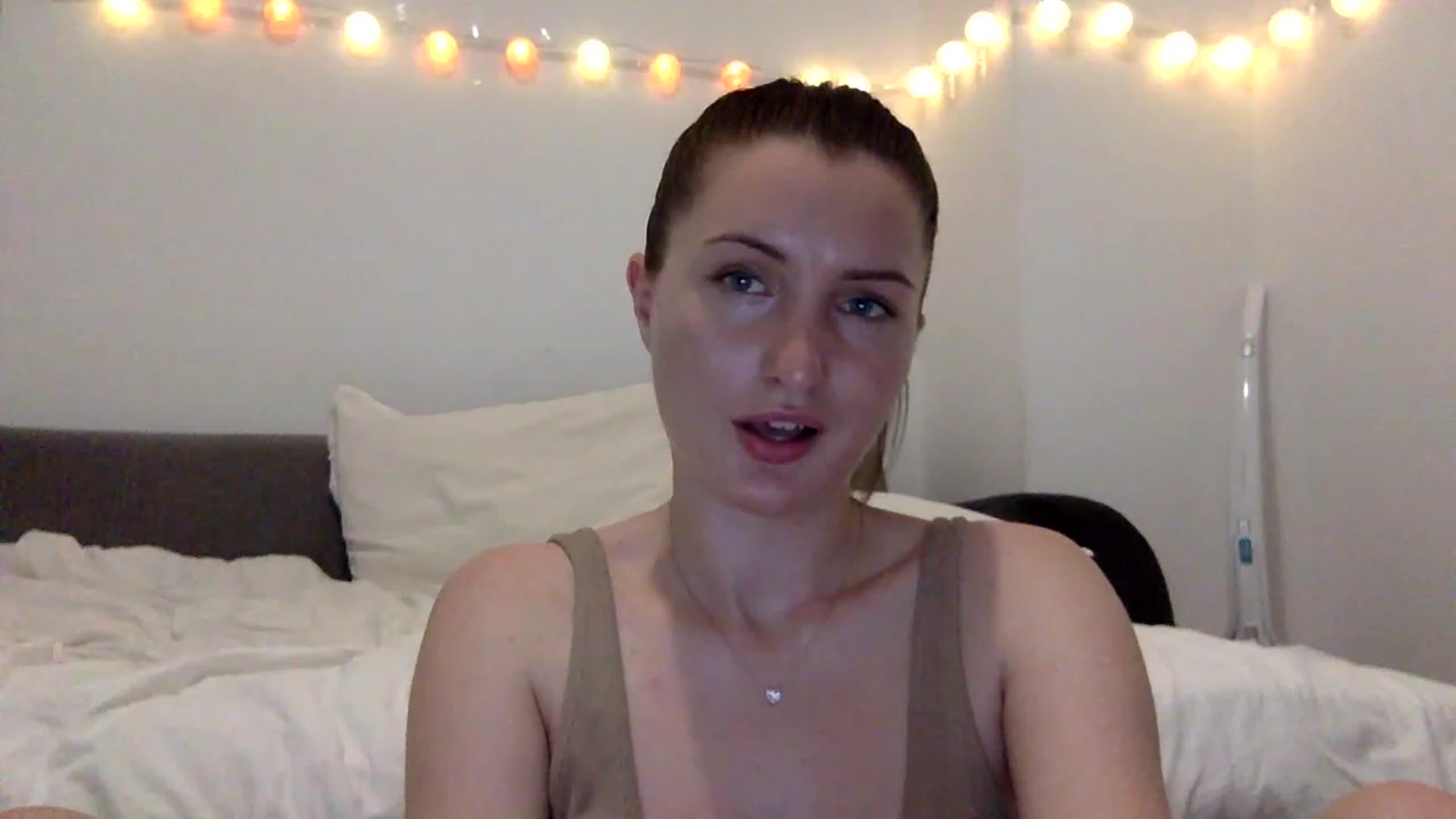 Gallery image thumbnail from EmilyRosier's myfreecams stream on, 06/13/2023, 22:19 image 13 of 20
