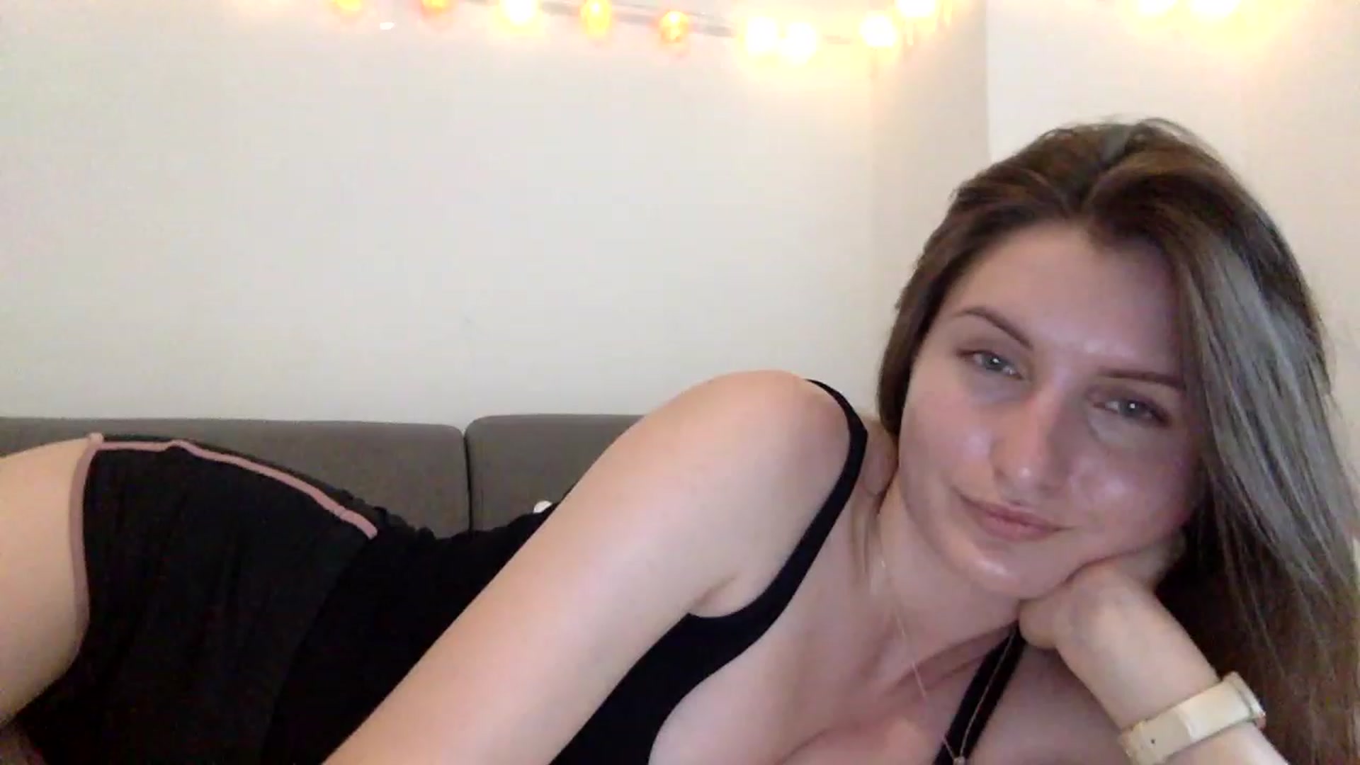 Gallery image thumbnail from EmilyRosier's myfreecams stream on, 06/14/2023, 16:23 image 18 of 20