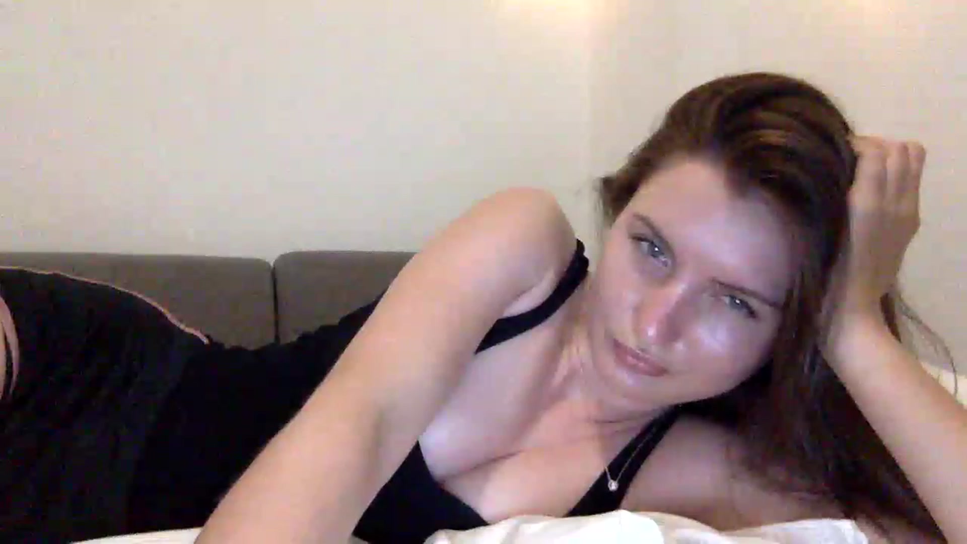 Gallery image thumbnail from EmilyRosier's myfreecams stream on, 06/14/2023, 19:09 image 18 of 20