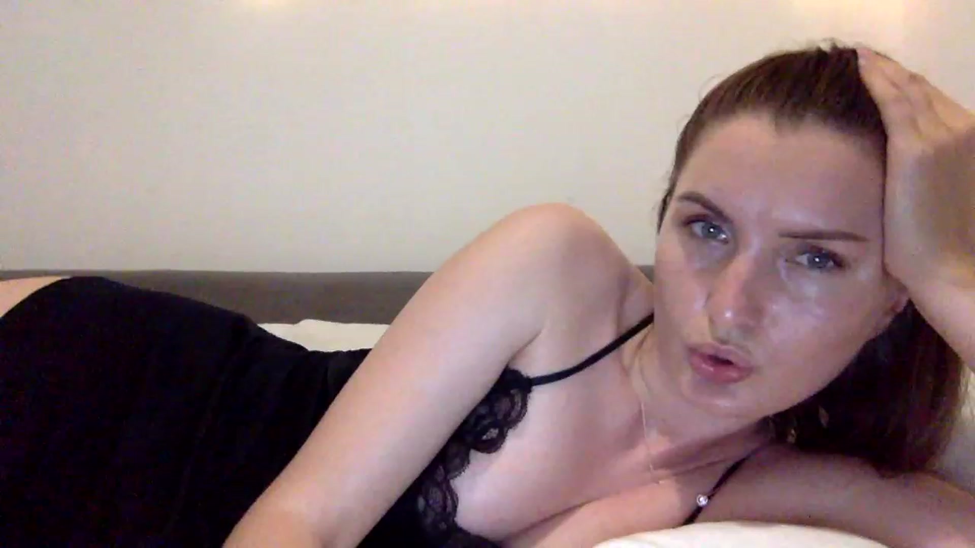 Gallery image thumbnail from EmilyRosier's myfreecams stream on, 06/15/2023, 23:05 image 17 of 20