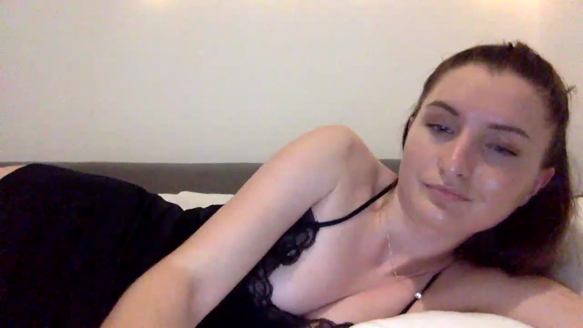 Gallery image thumbnail from EmilyRosier's myfreecams stream on, 06/15/2023, 23:05 image 15 of 20