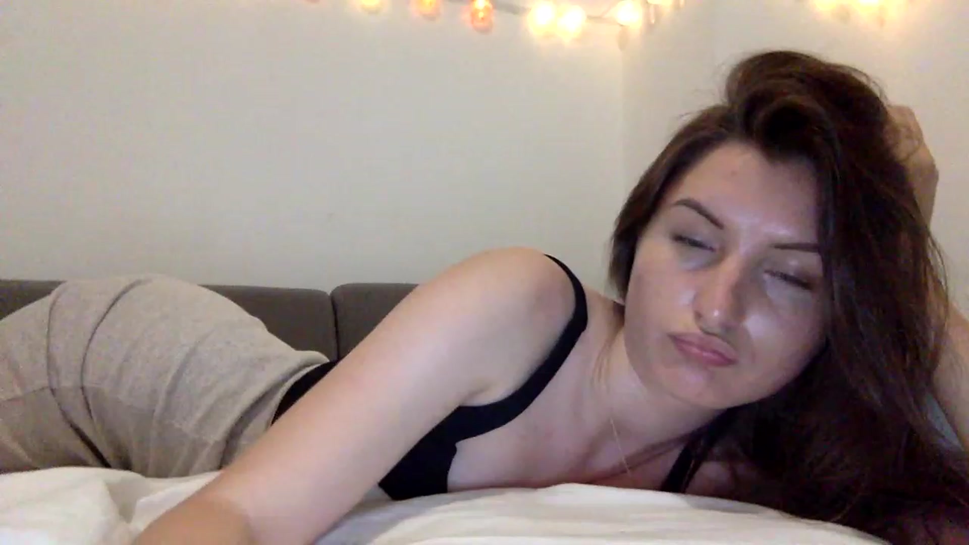 Gallery image thumbnail from EmilyRosier's myfreecams stream on, 06/17/2023, 21:51 image 16 of 20