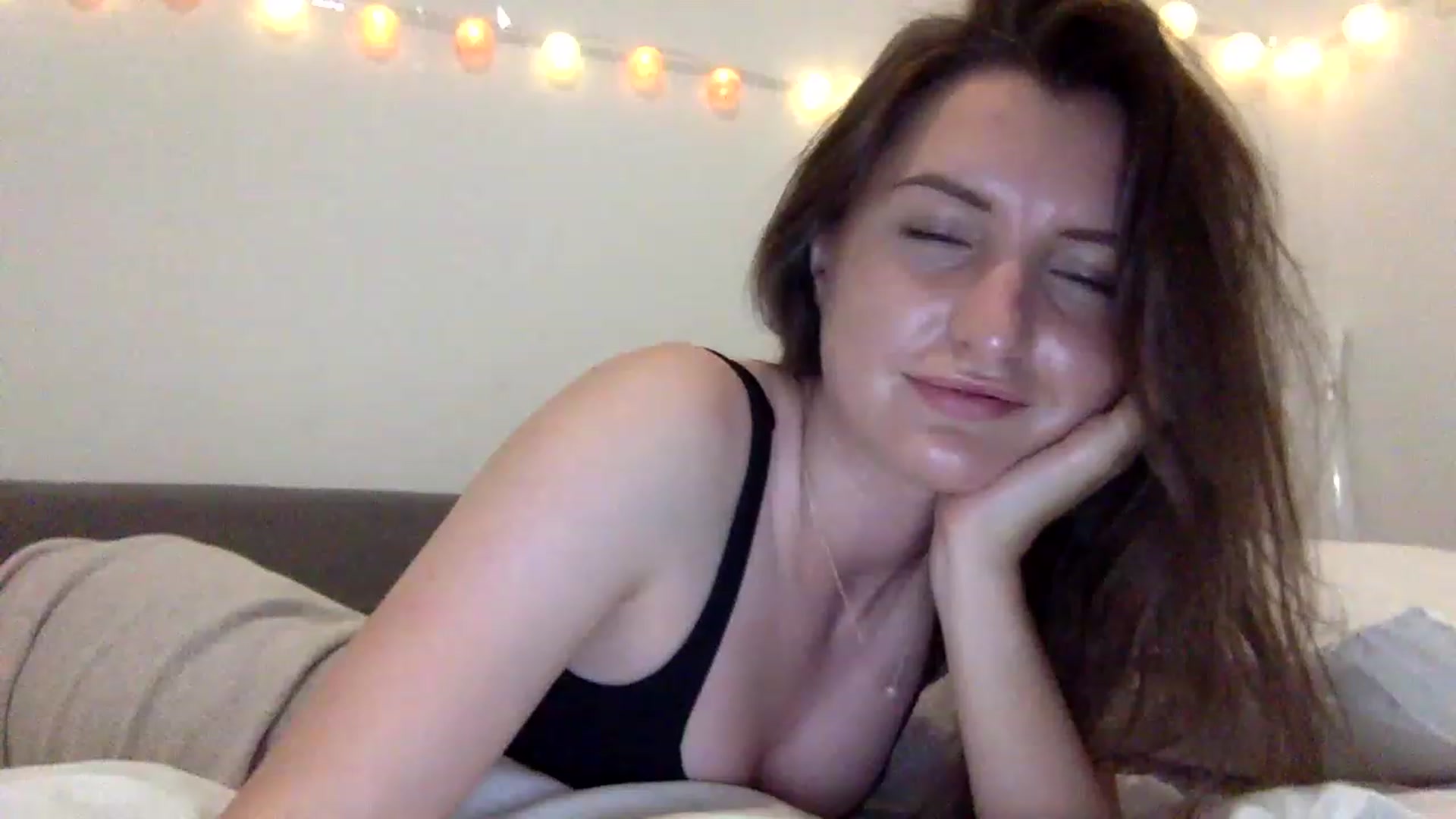 Gallery image thumbnail from EmilyRosier's myfreecams stream on, 06/17/2023, 21:51 image 17 of 20