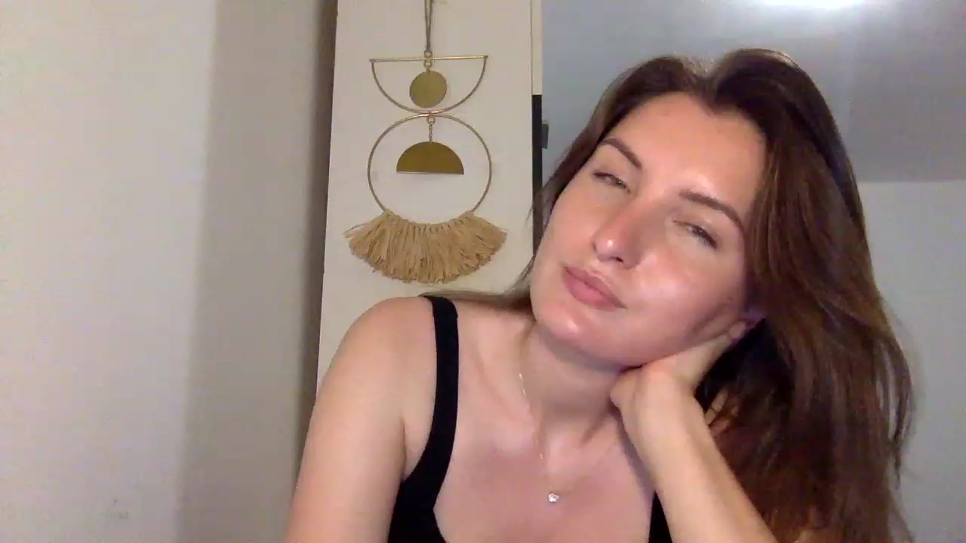 Gallery image thumbnail from EmilyRosier's myfreecams stream on, 06/17/2023, 23:31 image 2 of 20
