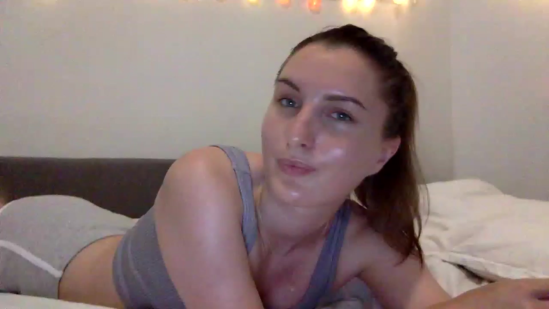 Gallery image thumbnail from EmilyRosier's myfreecams stream on, 06/18/2023, 20:52 image 16 of 20