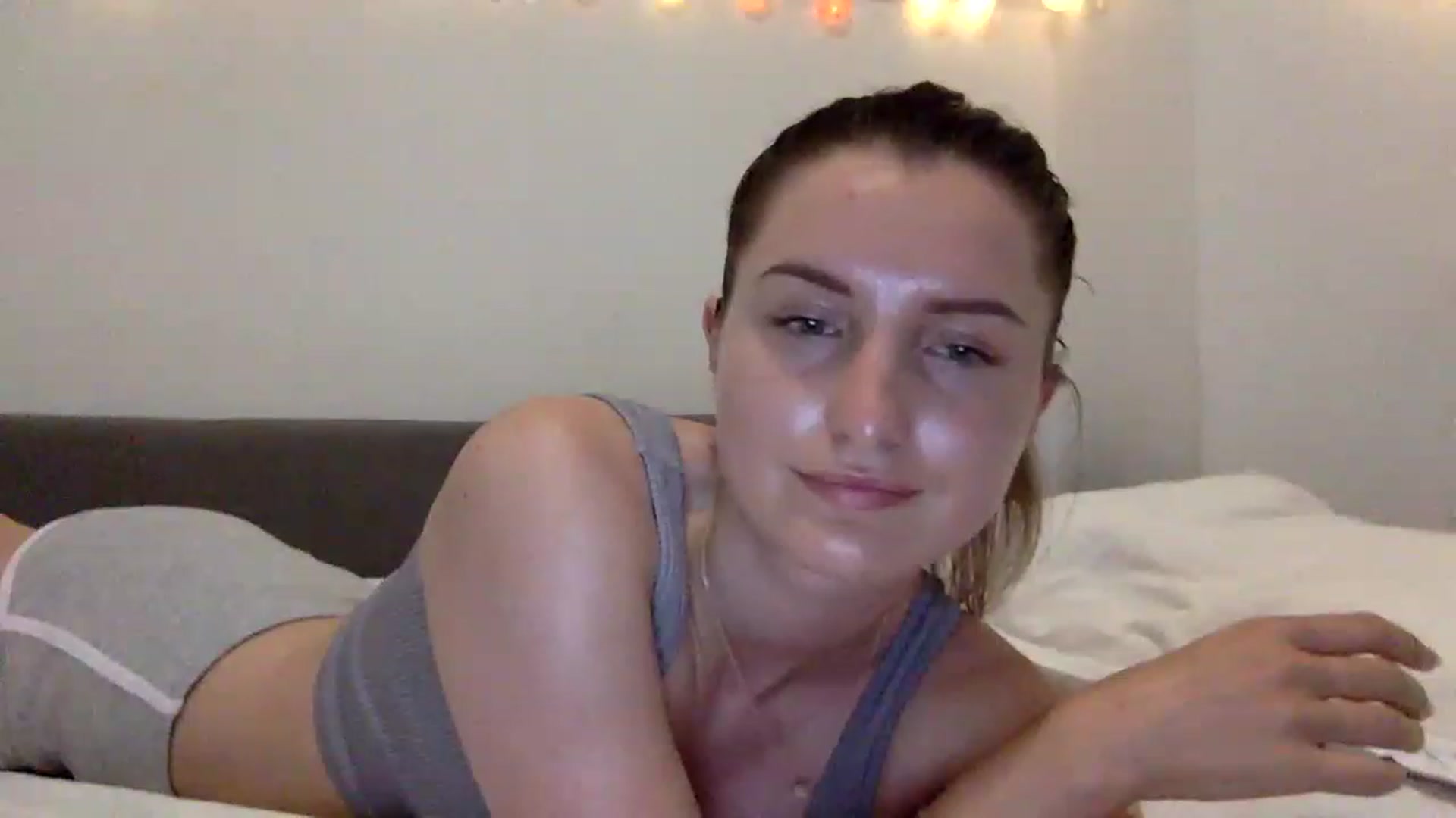 Gallery image thumbnail from EmilyRosier's myfreecams stream on, 06/18/2023, 20:52 image 17 of 20