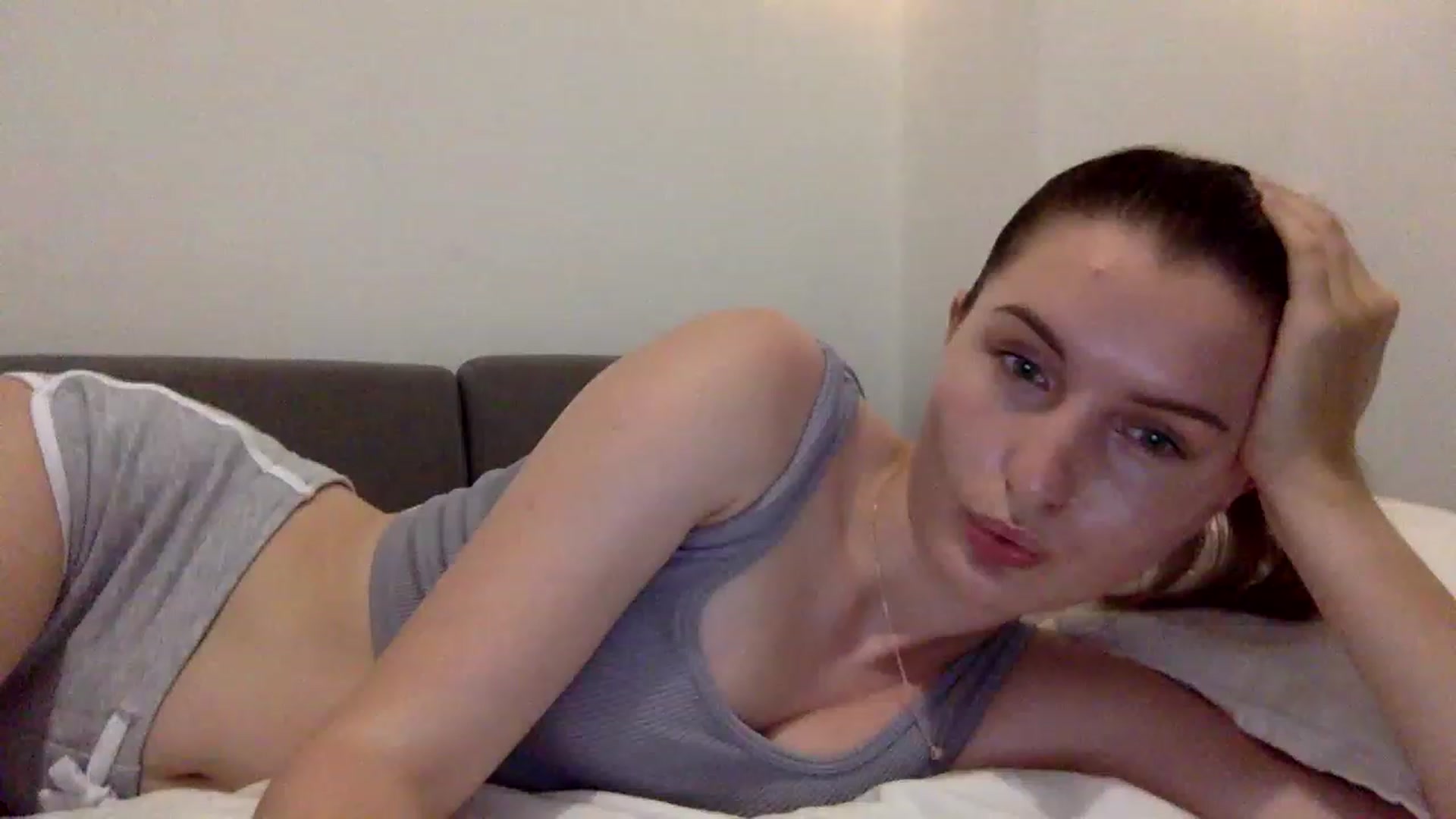 Gallery image thumbnail from EmilyRosier's myfreecams stream on, 06/18/2023, 21:43 image 6 of 20