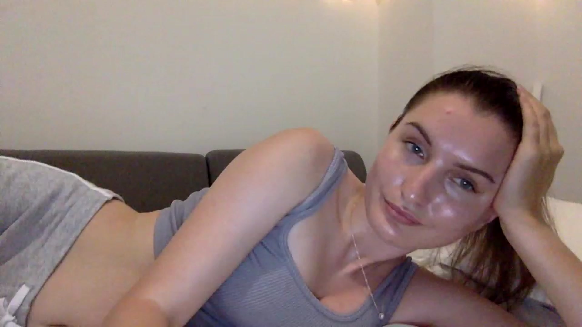 Gallery image thumbnail from EmilyRosier's myfreecams stream on, 06/18/2023, 21:43 image 16 of 20