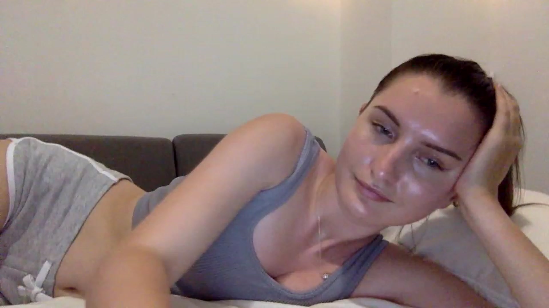Gallery image thumbnail from EmilyRosier's myfreecams stream on, 06/18/2023, 21:43 image 3 of 20