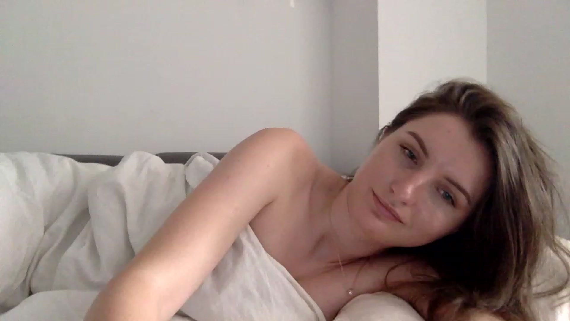 Gallery image thumbnail from EmilyRosier's myfreecams stream on, 06/20/2023, 12:21 image 16 of 20