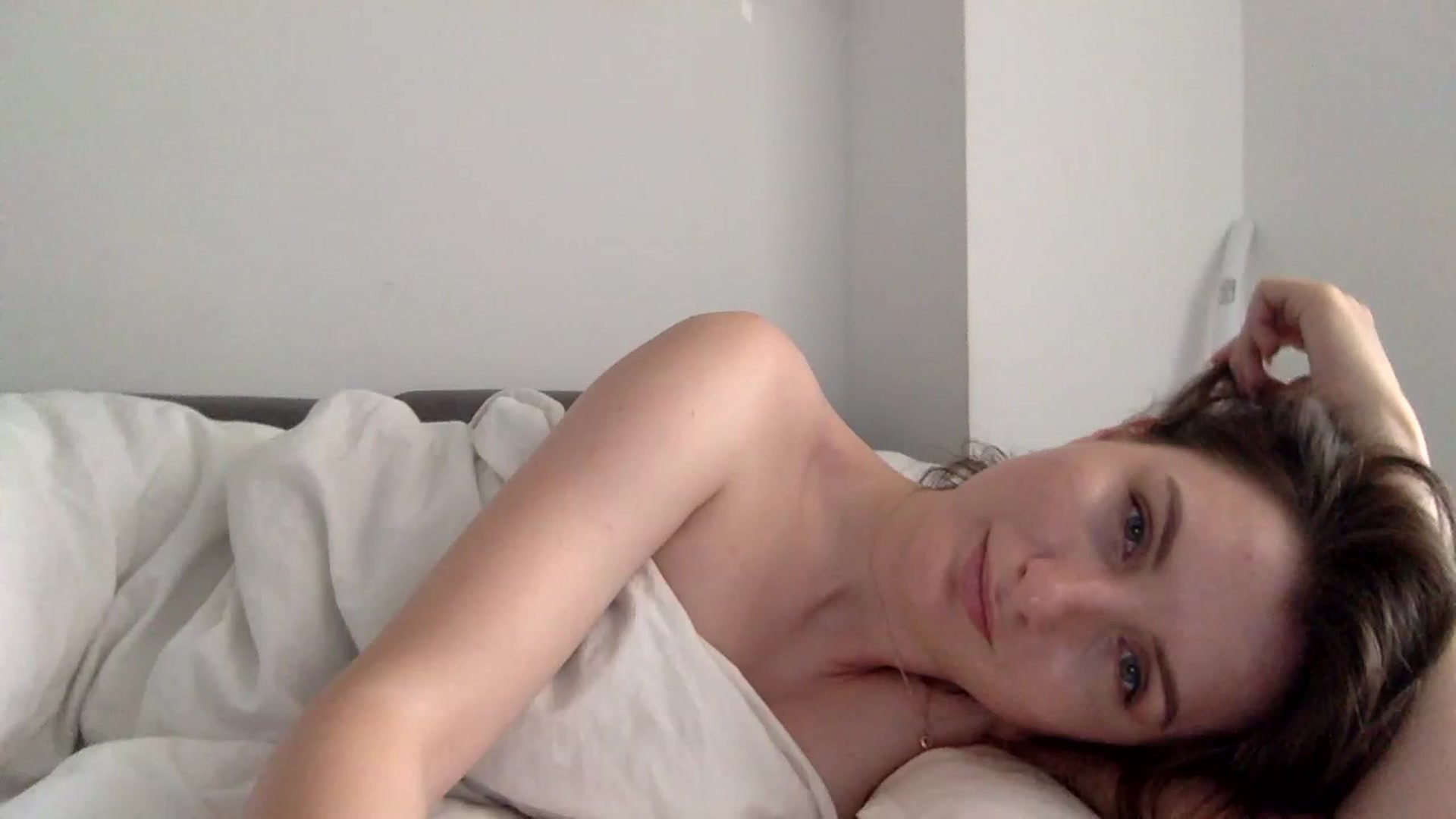 Gallery image thumbnail from EmilyRosier's myfreecams stream on, 06/20/2023, 12:21 image 18 of 20