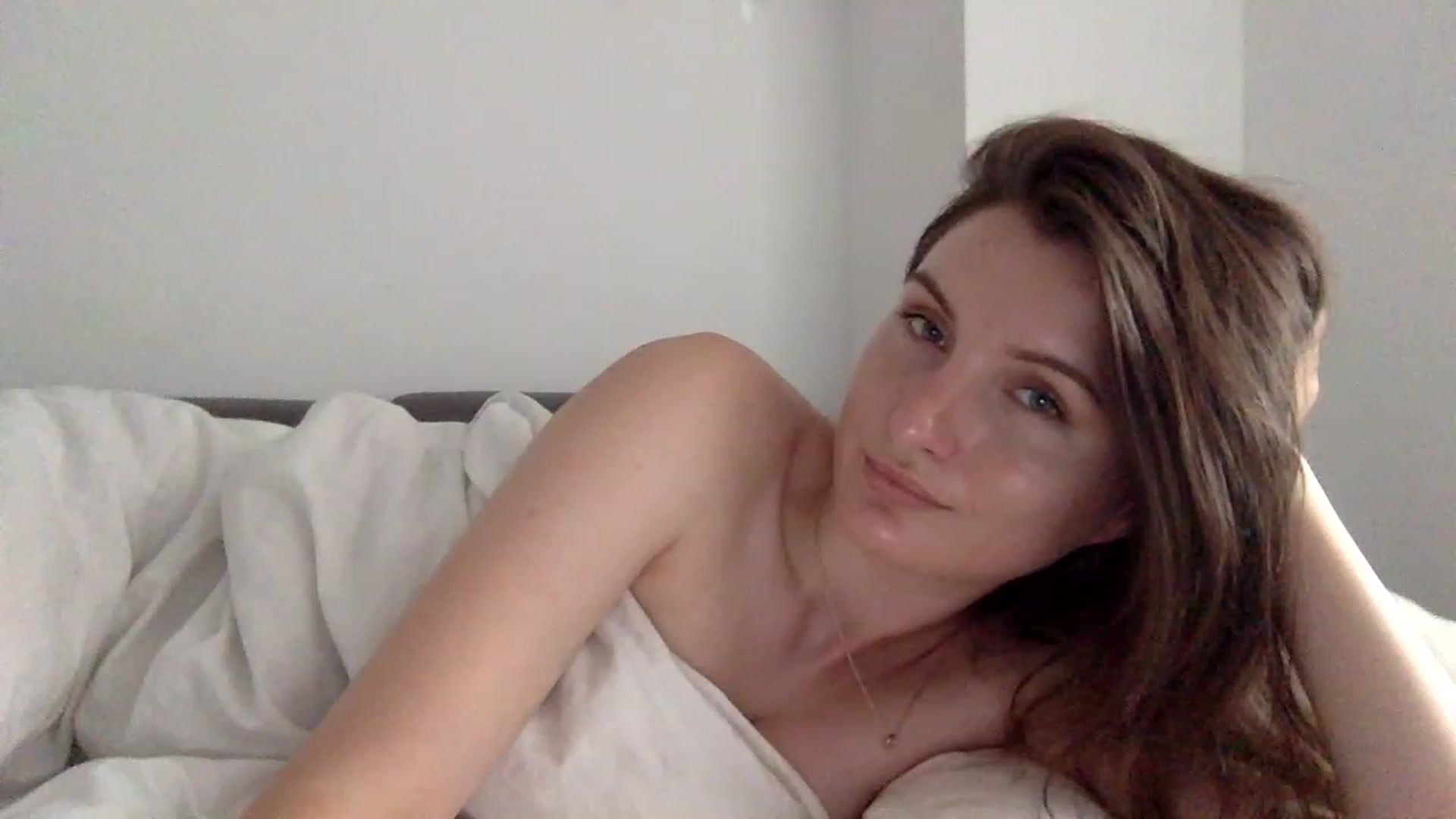 Gallery image thumbnail from EmilyRosier's myfreecams stream on, 06/20/2023, 12:21 image 9 of 20