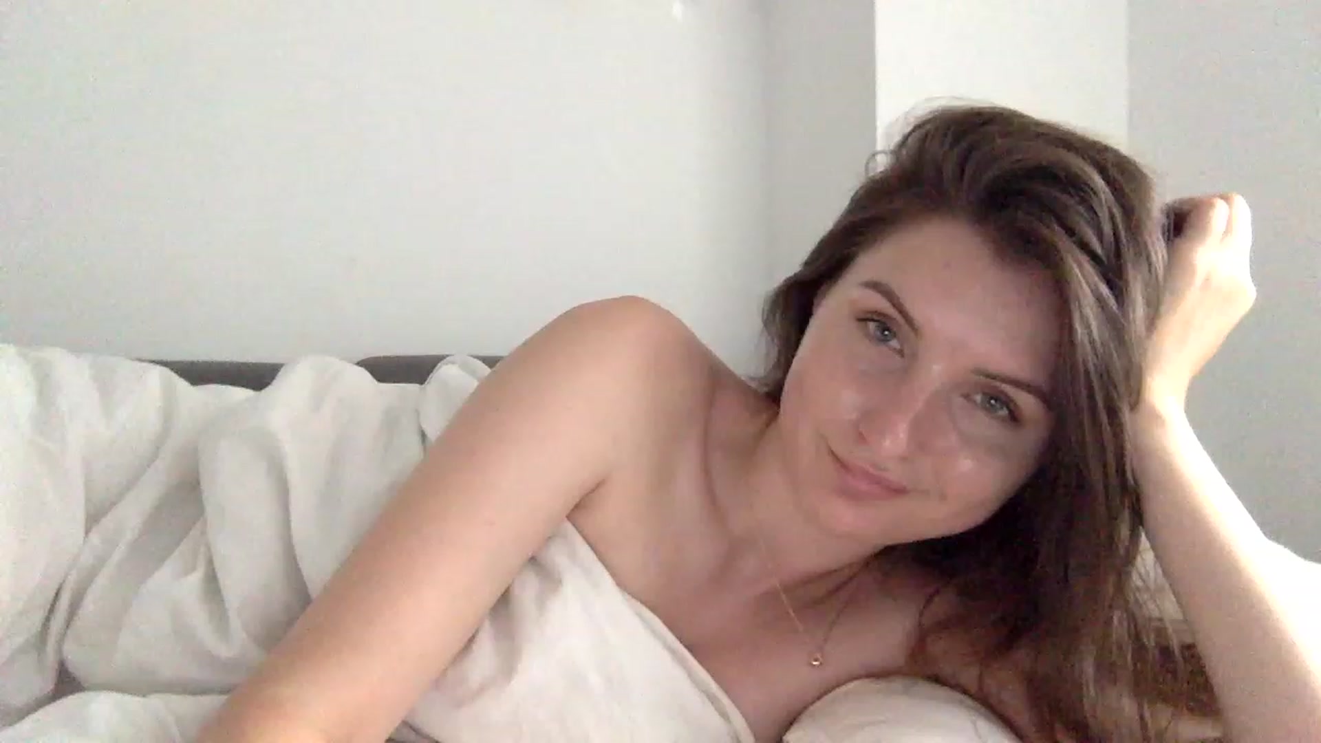 Gallery image thumbnail from EmilyRosier's myfreecams stream on, 06/20/2023, 12:21 image 5 of 20