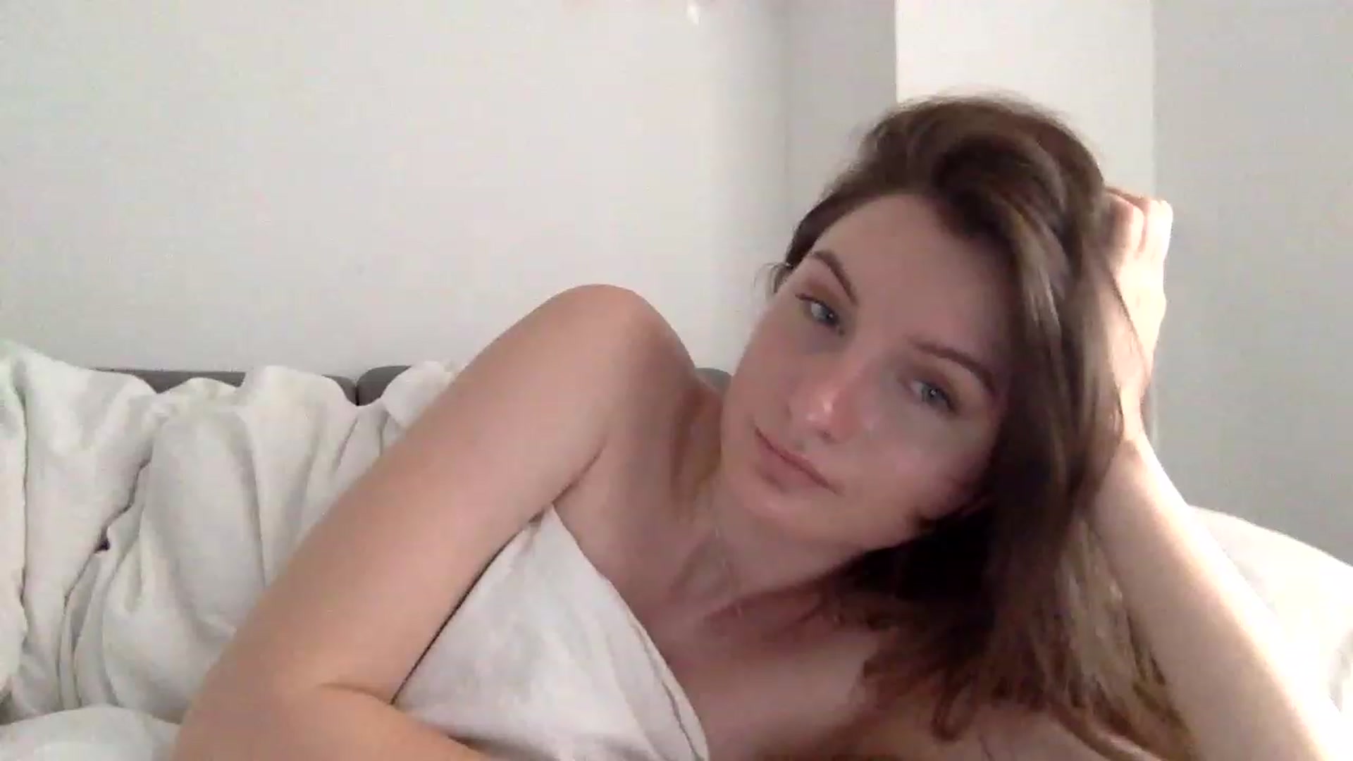 Gallery image thumbnail from EmilyRosier's myfreecams stream on, 06/20/2023, 12:21 image 20 of 20