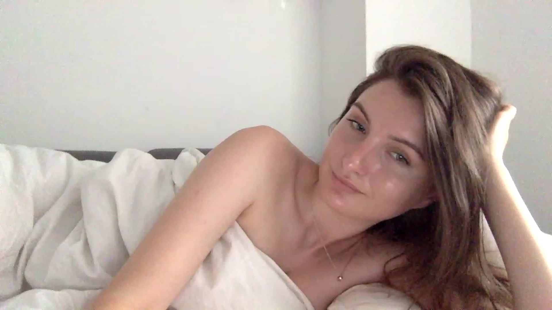Gallery image thumbnail from EmilyRosier's myfreecams stream on, 06/20/2023, 12:21 image 8 of 20