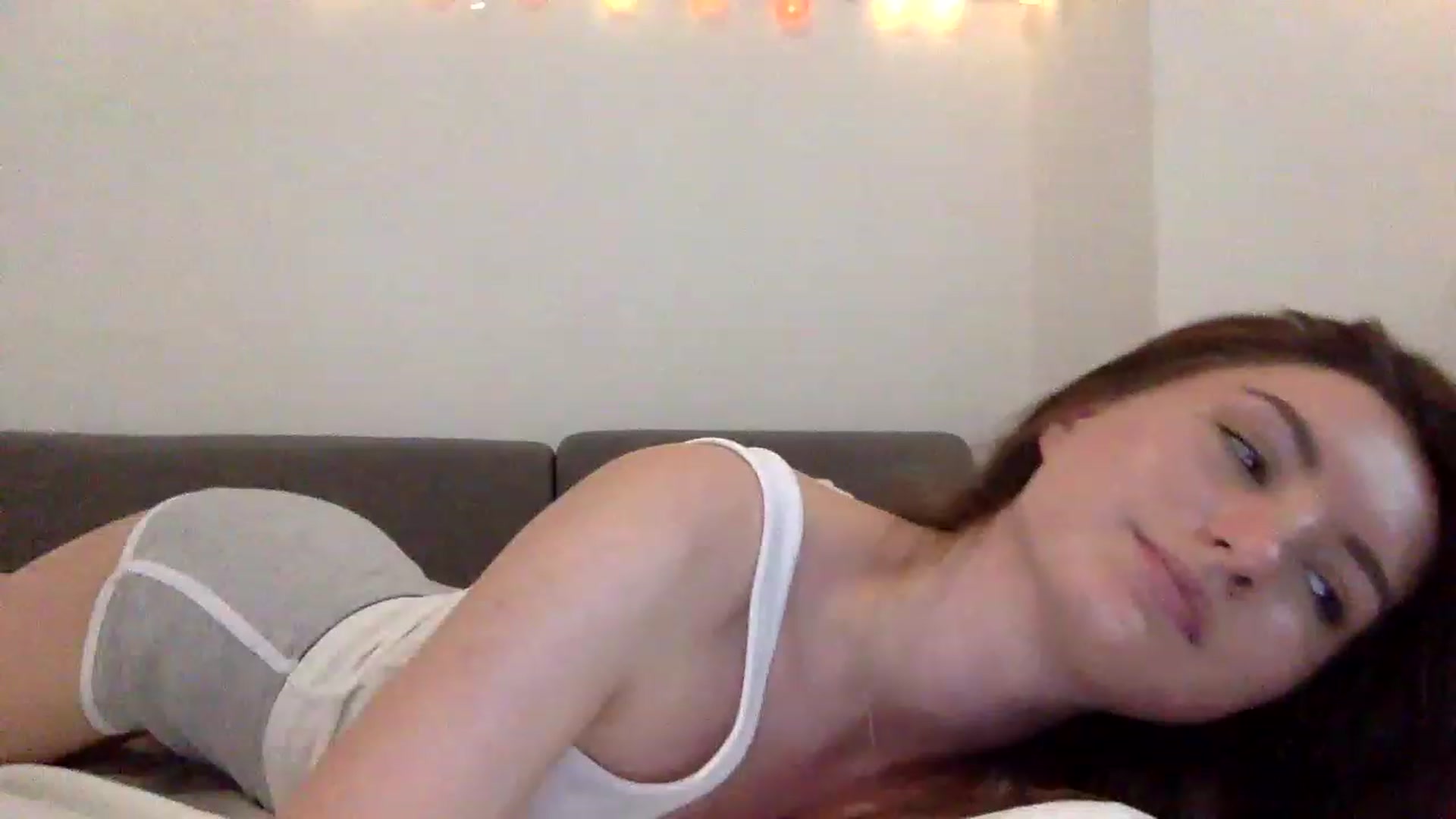 Gallery image thumbnail from EmilyRosier's myfreecams stream on, 06/20/2023, 17:34 image 2 of 20