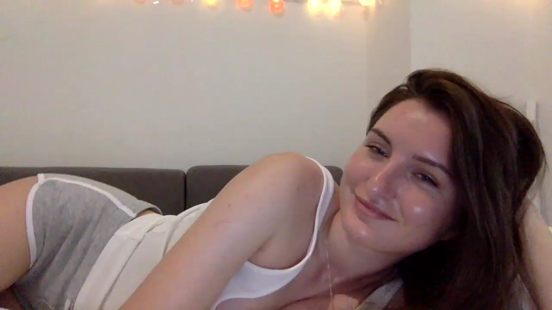 Gallery image thumbnail from EmilyRosier's myfreecams stream on, 06/20/2023, 17:34 image 13 of 20