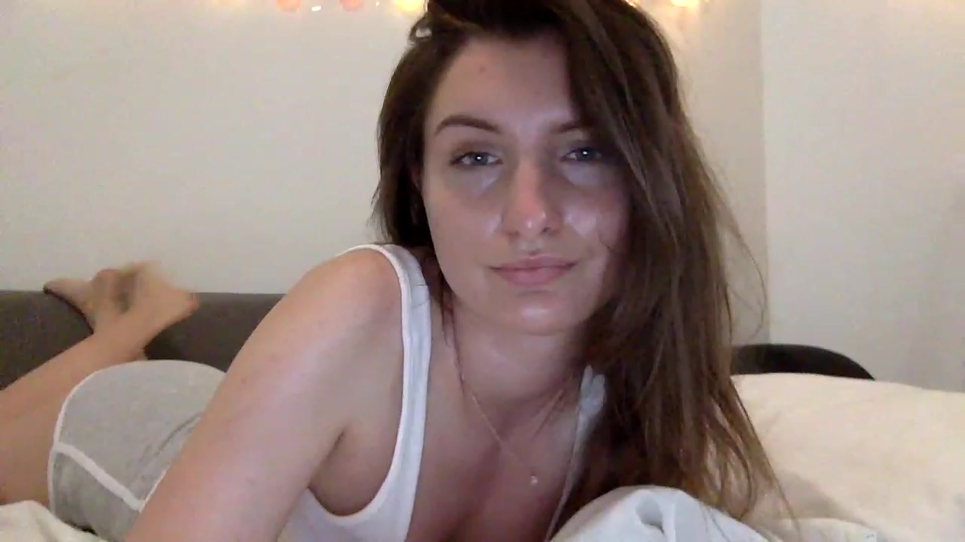Gallery image thumbnail from EmilyRosier's myfreecams stream on, 06/20/2023, 17:34 image 1 of 20