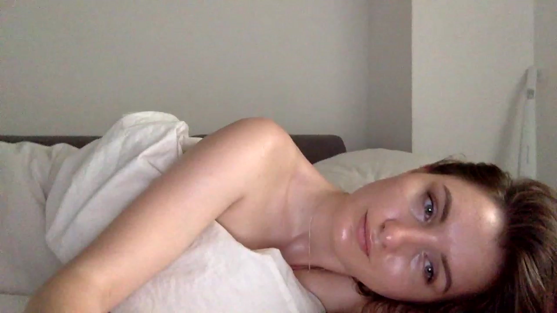 Gallery image thumbnail from EmilyRosier's myfreecams stream on, 06/22/2023, 14:50 image 19 of 20