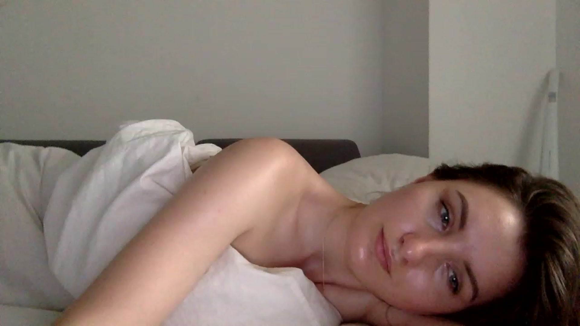 Gallery image thumbnail from EmilyRosier's myfreecams stream on, 06/22/2023, 14:50 image 14 of 20