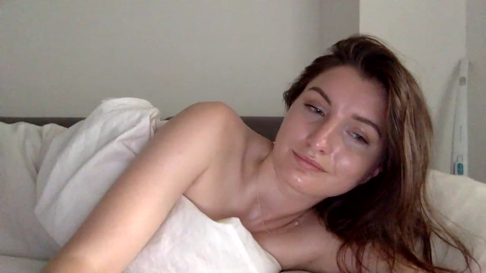 Gallery image thumbnail from EmilyRosier's myfreecams stream on, 06/22/2023, 14:50 image 17 of 20