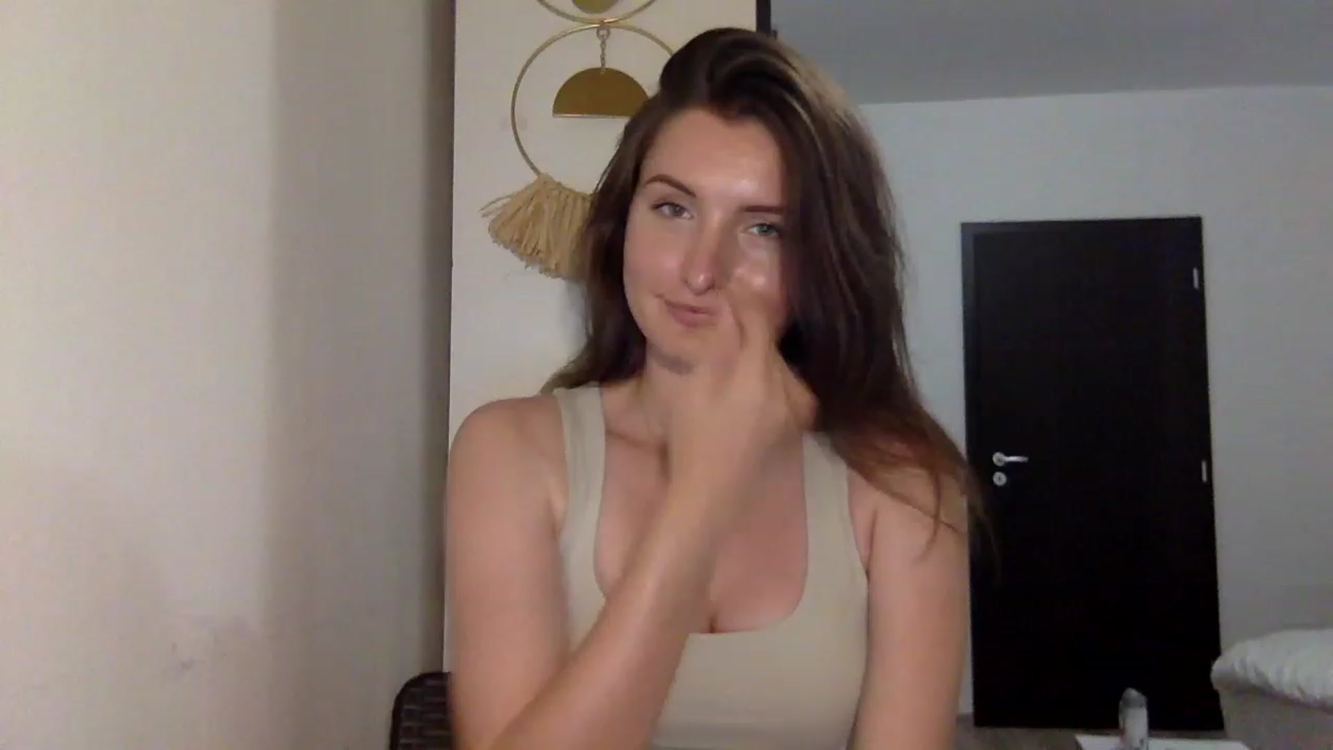 Gallery image thumbnail from EmilyRosier's myfreecams stream on, 06/25/2023, 18:56 image 17 of 20