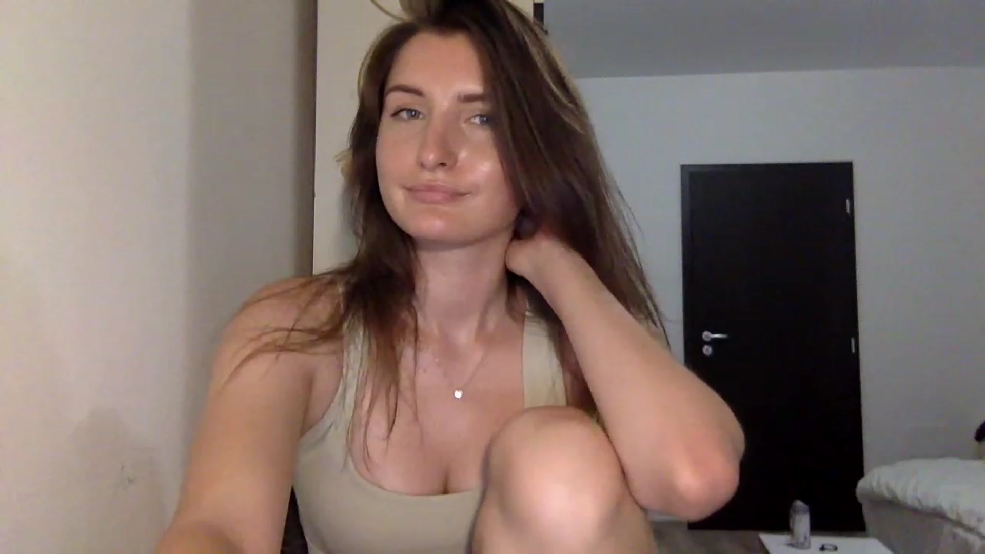 Gallery image thumbnail from EmilyRosier's myfreecams stream on, 06/25/2023, 18:56 image 13 of 20