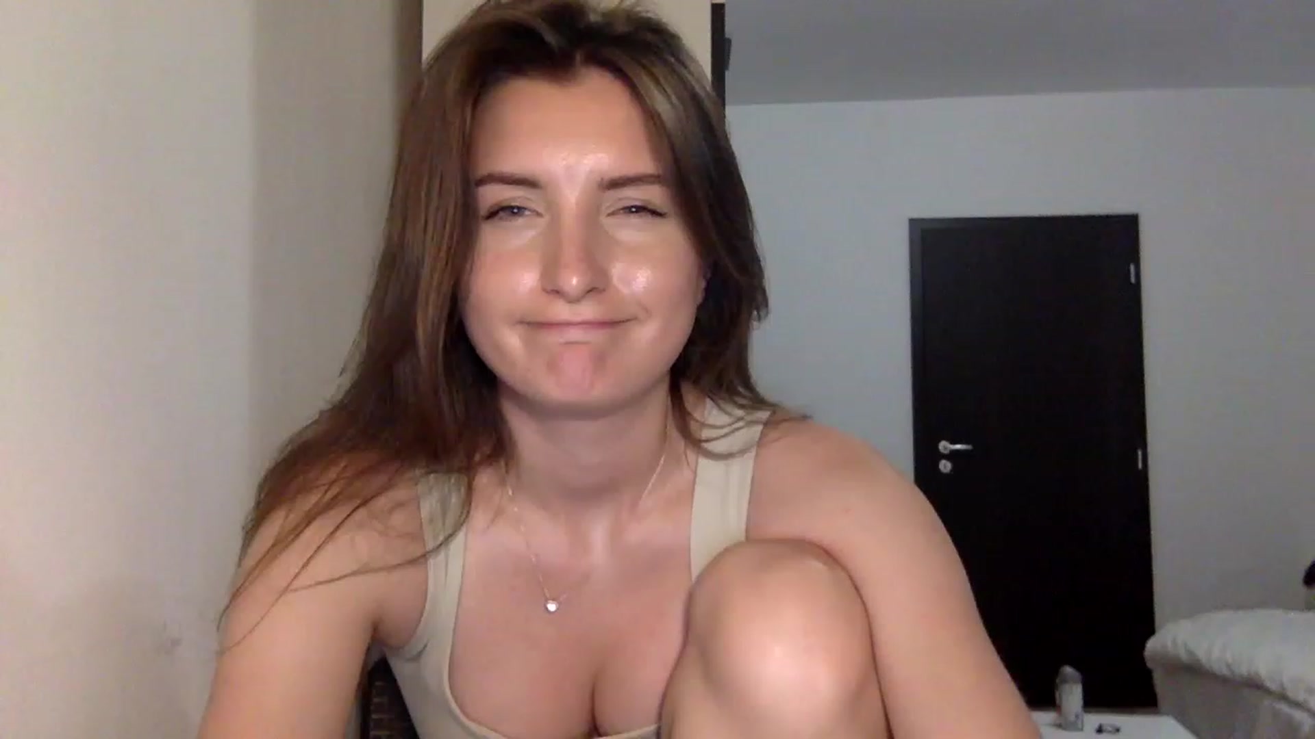 Gallery image thumbnail from EmilyRosier's myfreecams stream on, 06/25/2023, 18:56 image 11 of 20