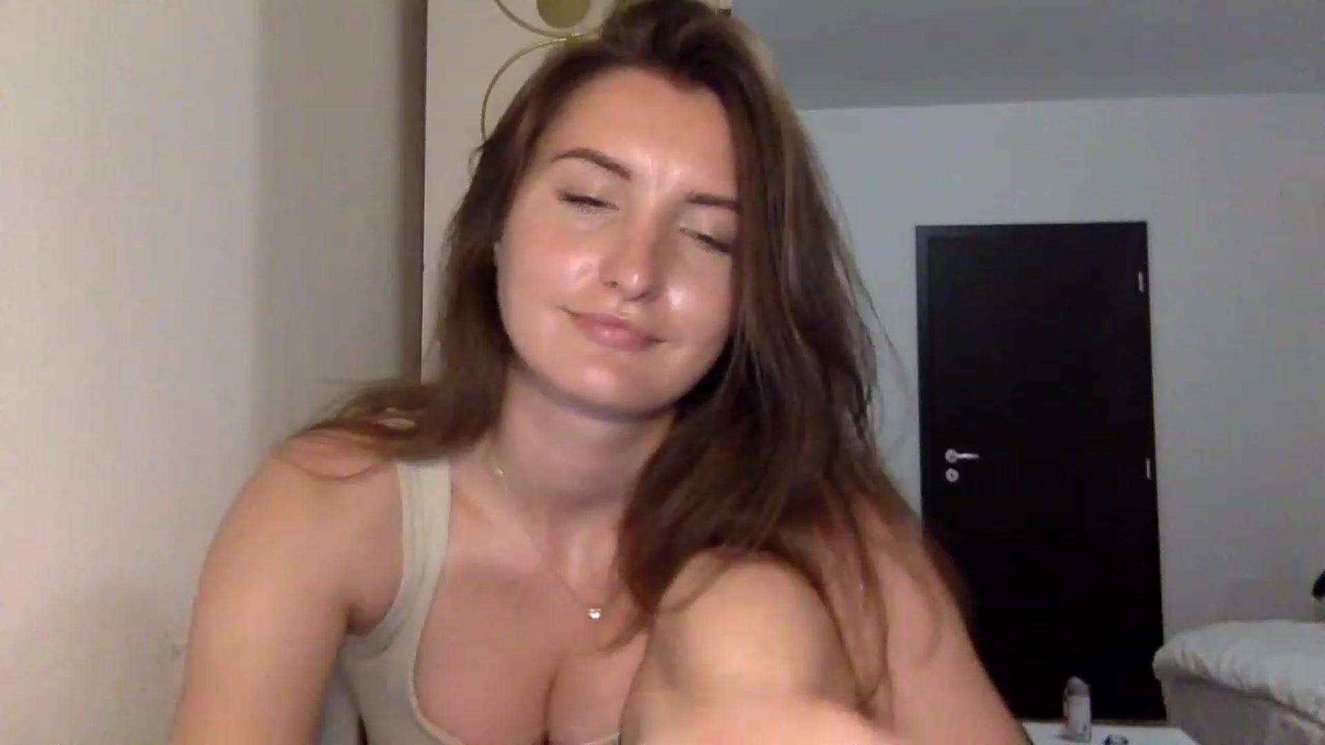 Gallery image thumbnail from EmilyRosier's myfreecams stream on, 06/25/2023, 18:56 image 6 of 20