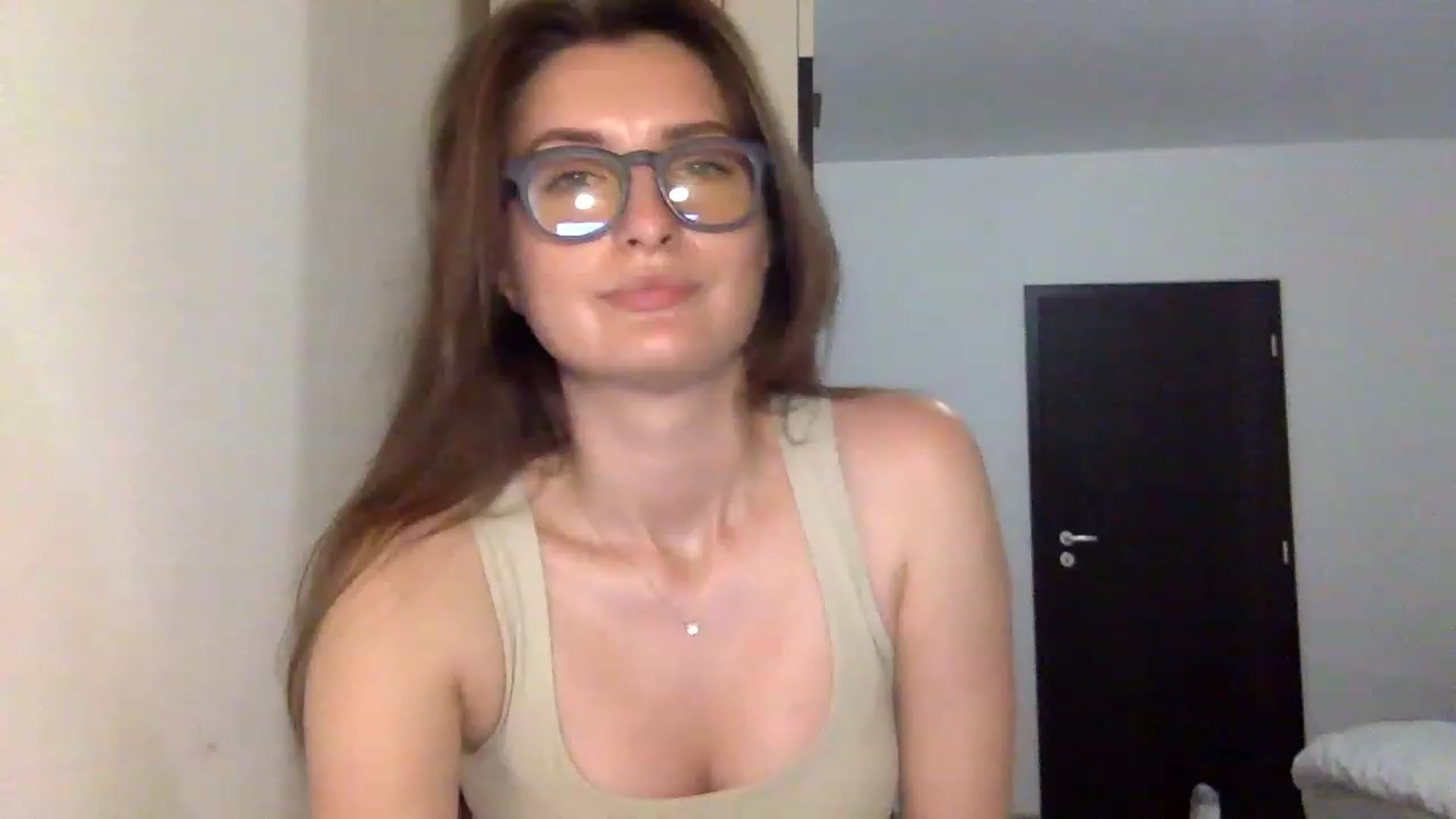 Gallery image thumbnail from EmilyRosier's myfreecams stream on, 06/25/2023, 20:34 image 4 of 20