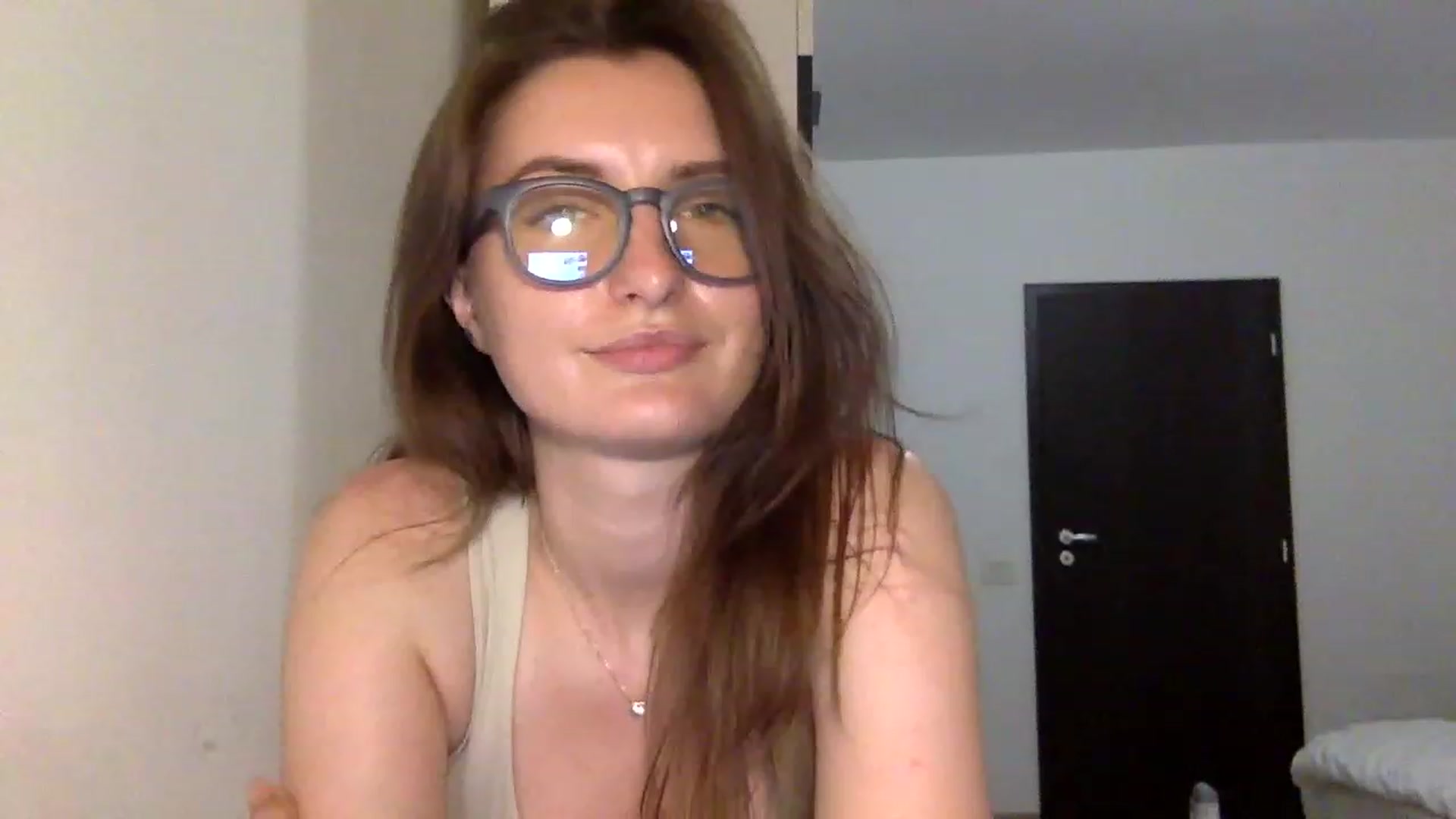 Gallery image thumbnail from EmilyRosier's myfreecams stream on, 06/25/2023, 20:34 image 2 of 20