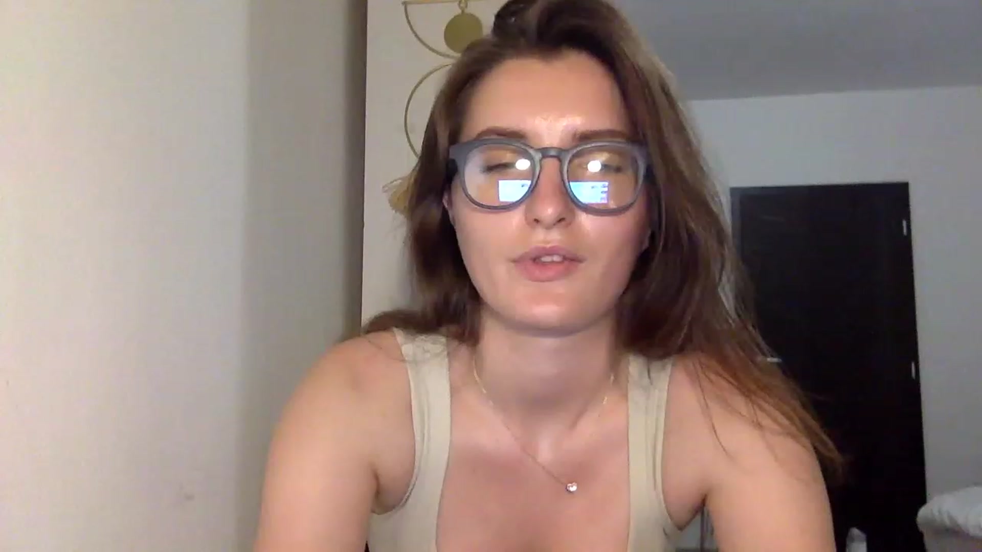 Gallery image thumbnail from EmilyRosier's myfreecams stream on, 06/25/2023, 20:34 image 6 of 20