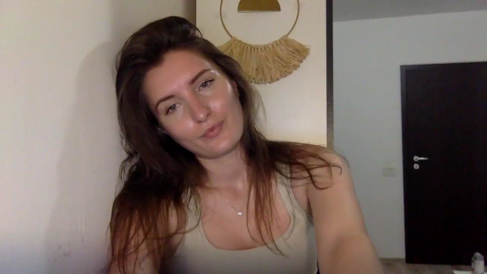 Gallery image thumbnail from EmilyRosier's myfreecams stream on, 06/25/2023, 20:34 image 14 of 20