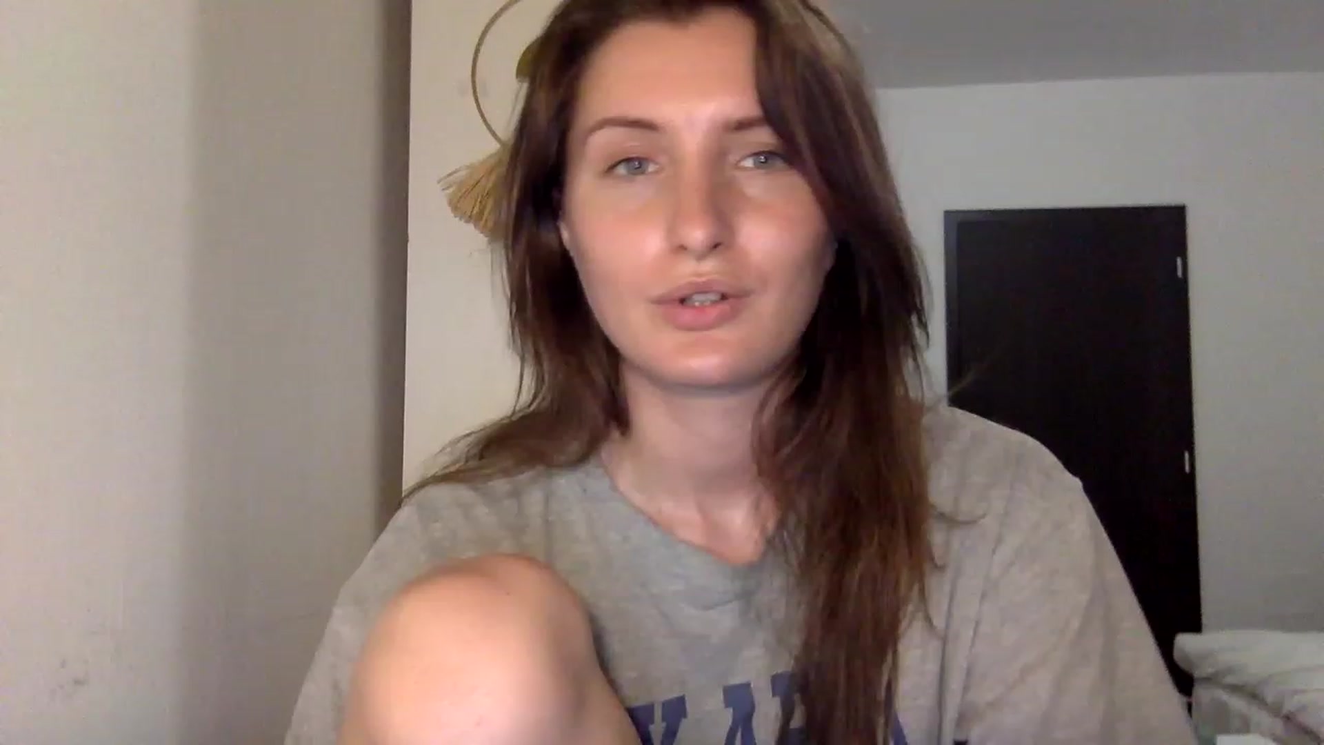Gallery image thumbnail from EmilyRosier's myfreecams stream on, 06/28/2023, 20:48 image 16 of 20