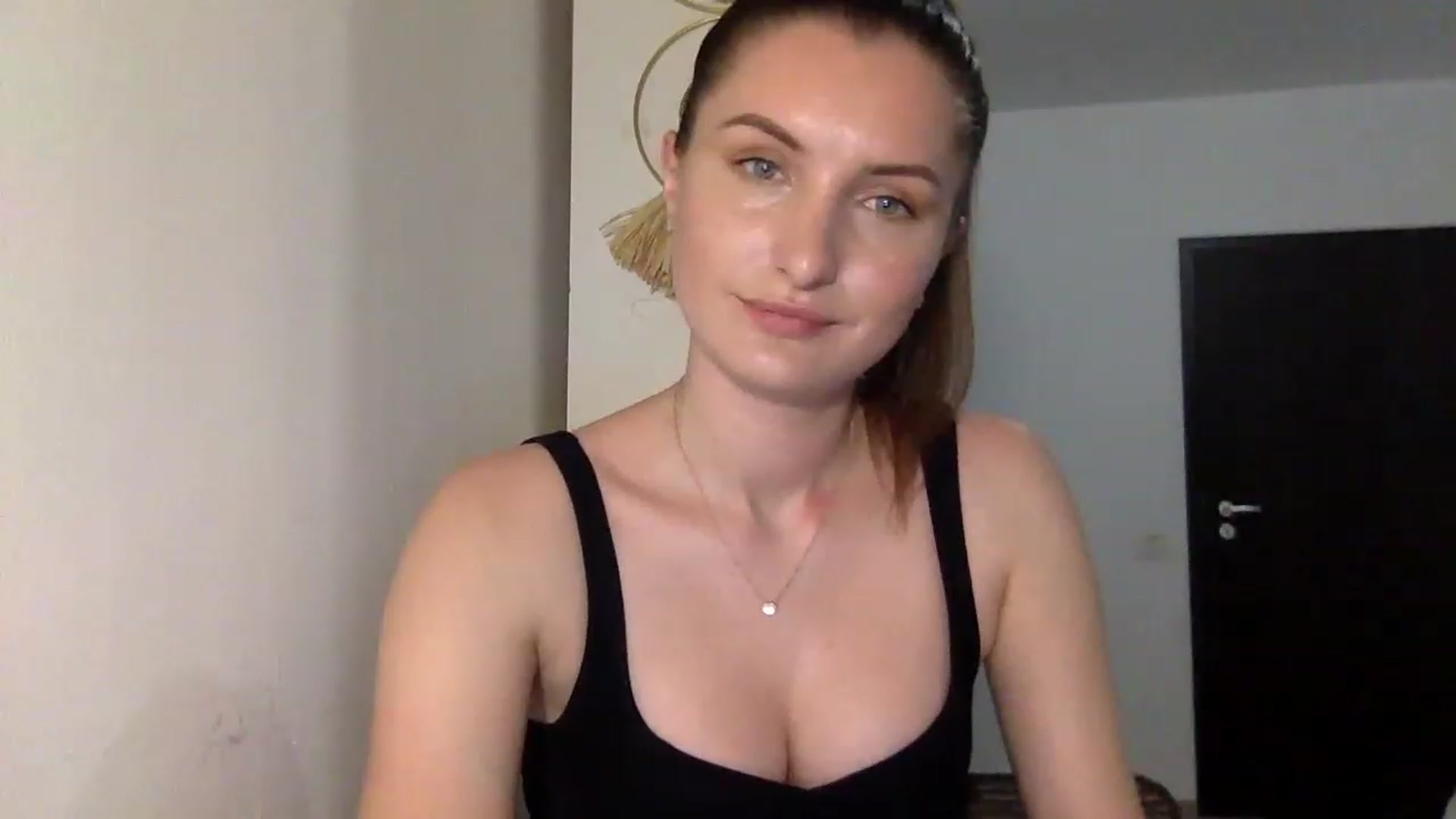 Gallery image thumbnail from EmilyRosier's myfreecams stream on, 06/29/2023, 20:36 image 14 of 20