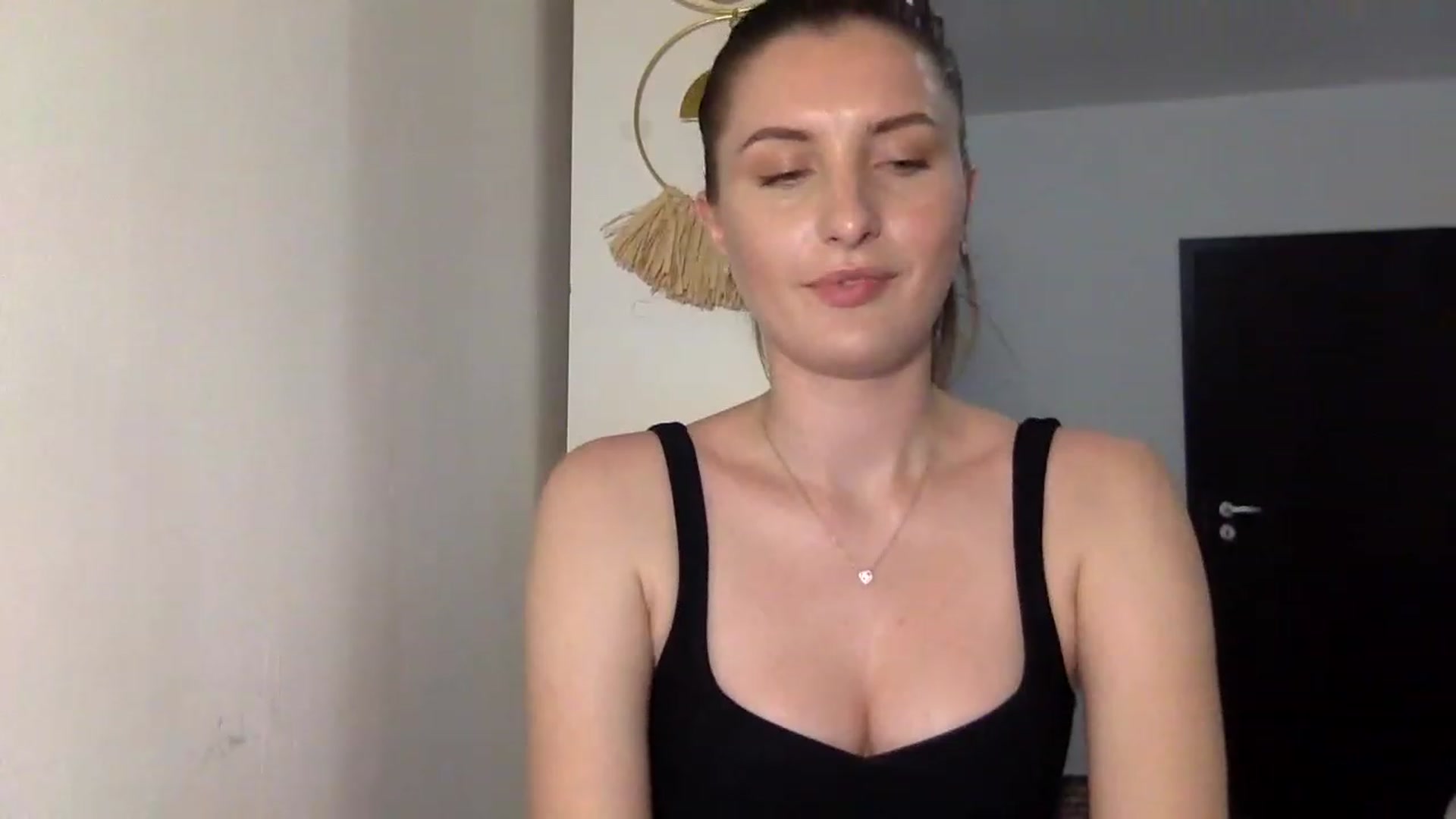Gallery image thumbnail from EmilyRosier's myfreecams stream on, 06/29/2023, 20:36 image 5 of 20
