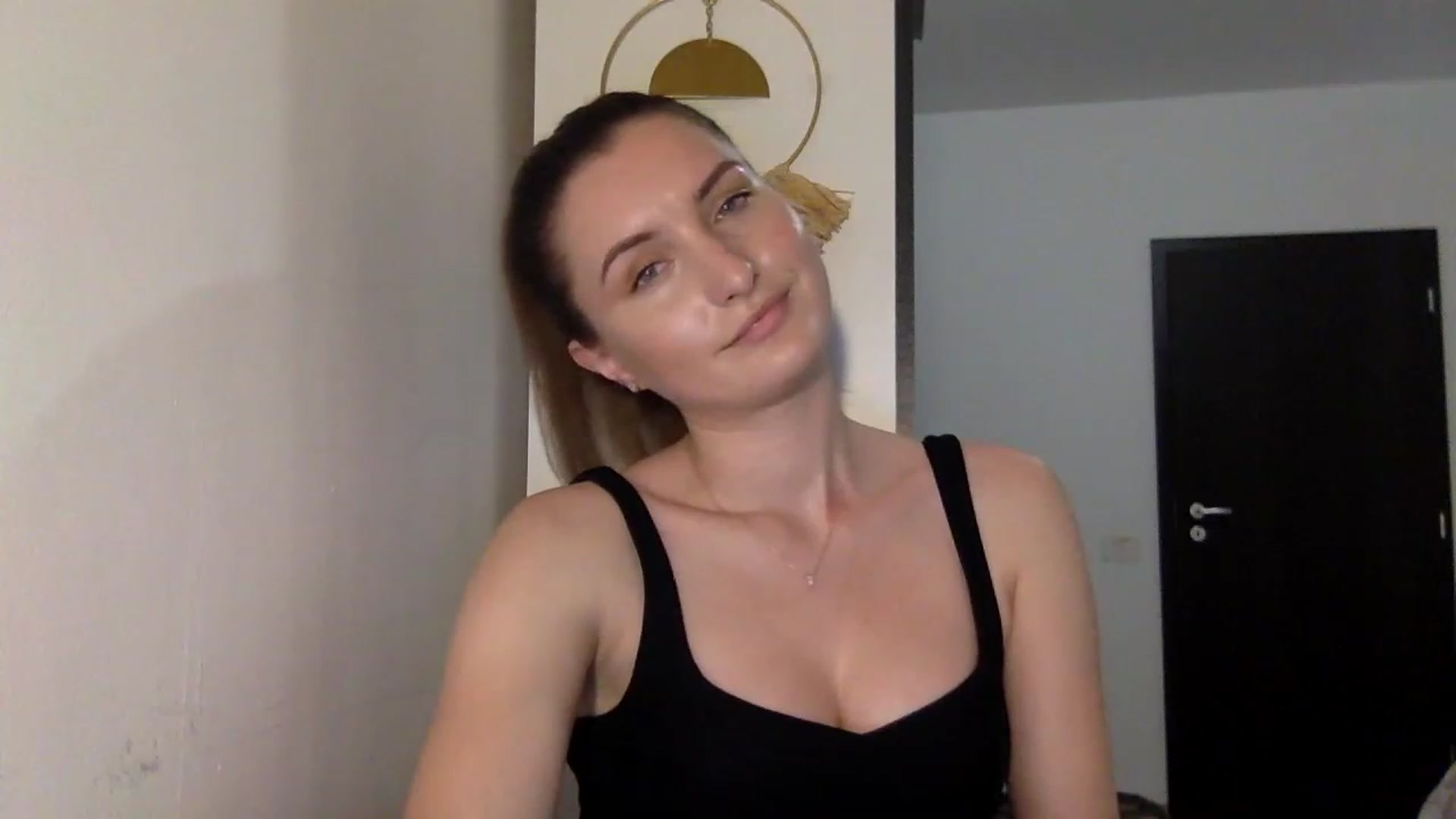 Gallery image thumbnail from EmilyRosier's myfreecams stream on, 06/29/2023, 20:36 image 17 of 20
