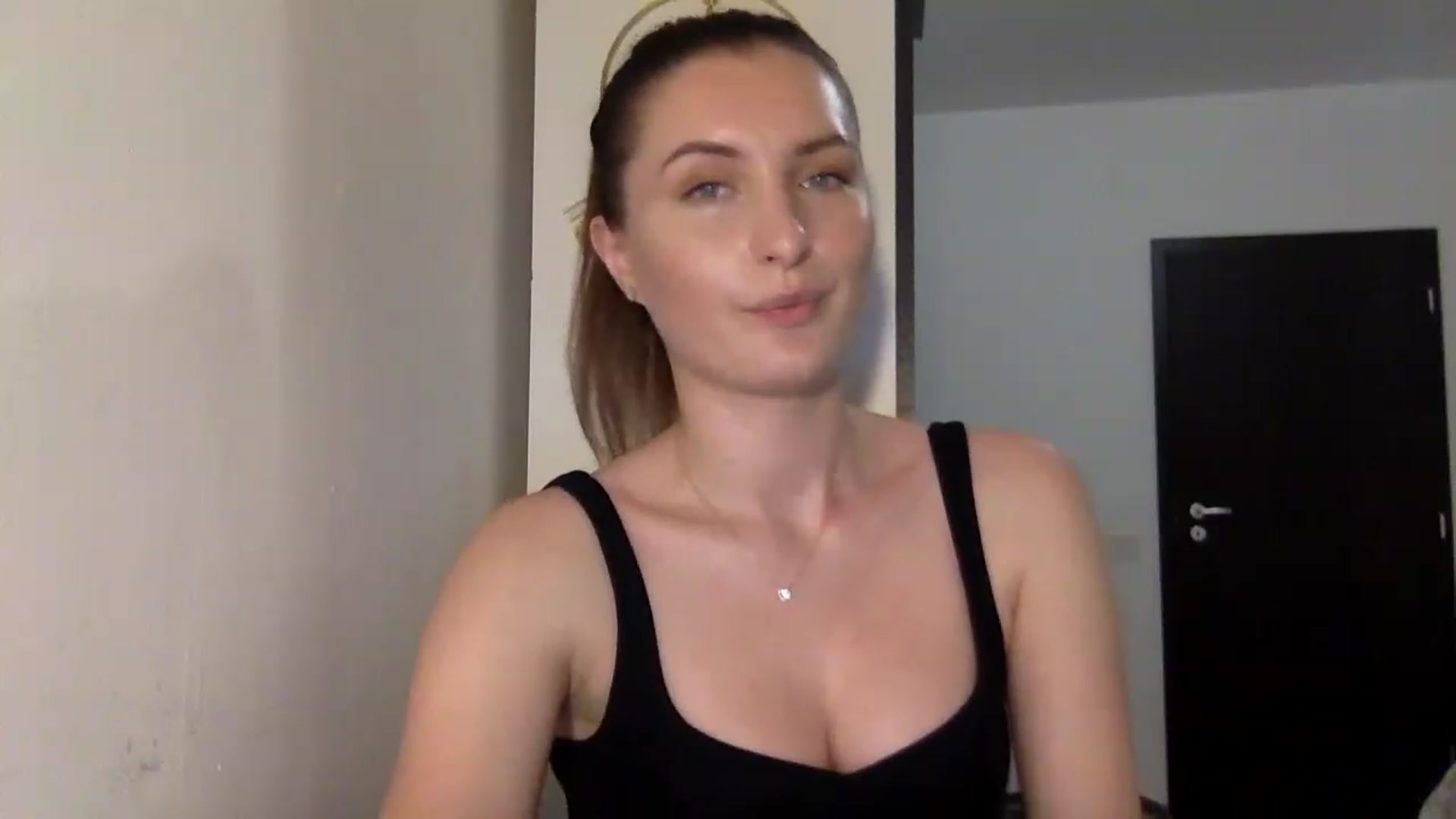 Gallery image thumbnail from EmilyRosier's myfreecams stream on, 06/29/2023, 20:36 image 20 of 20