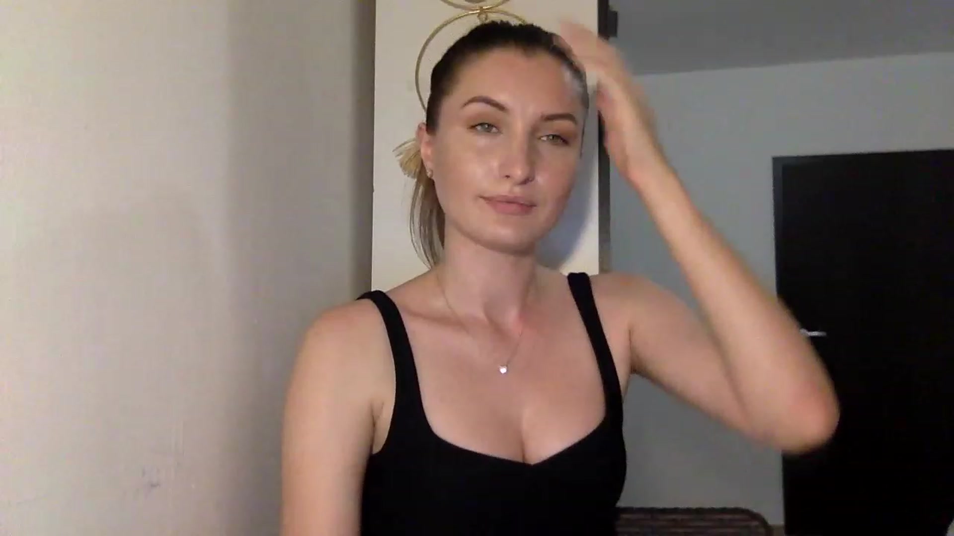 Gallery image thumbnail from EmilyRosier's myfreecams stream on, 06/29/2023, 20:36 image 13 of 20