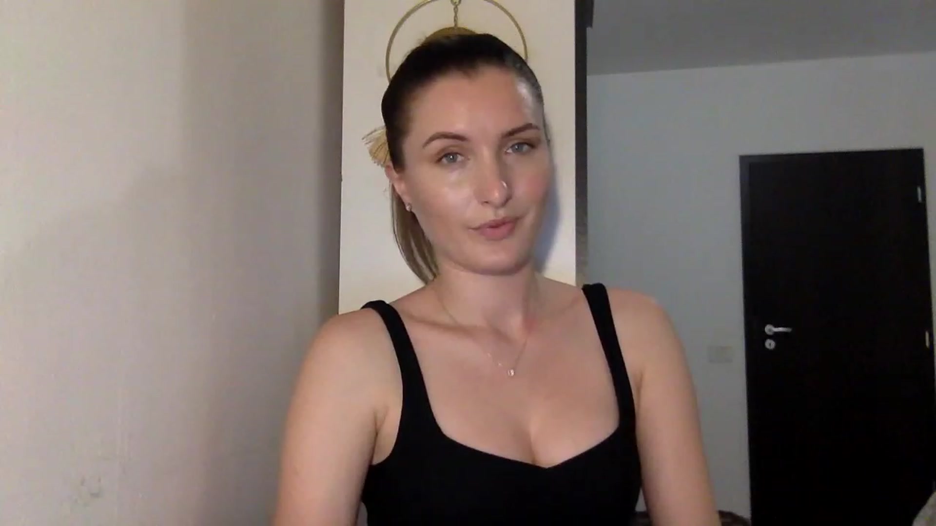 Gallery image thumbnail from EmilyRosier's myfreecams stream on, 06/29/2023, 20:36 image 16 of 20