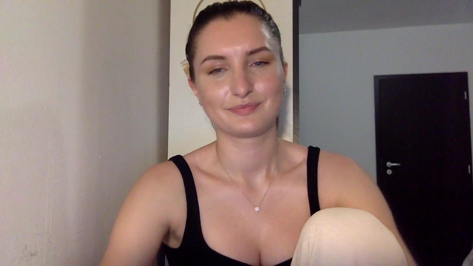 Gallery image thumbnail from EmilyRosier's myfreecams stream on, 06/29/2023, 21:35 image 5 of 20