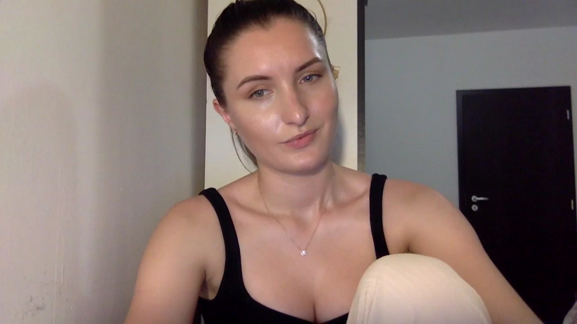 Gallery image thumbnail from EmilyRosier's myfreecams stream on, 06/29/2023, 21:35 image 3 of 20